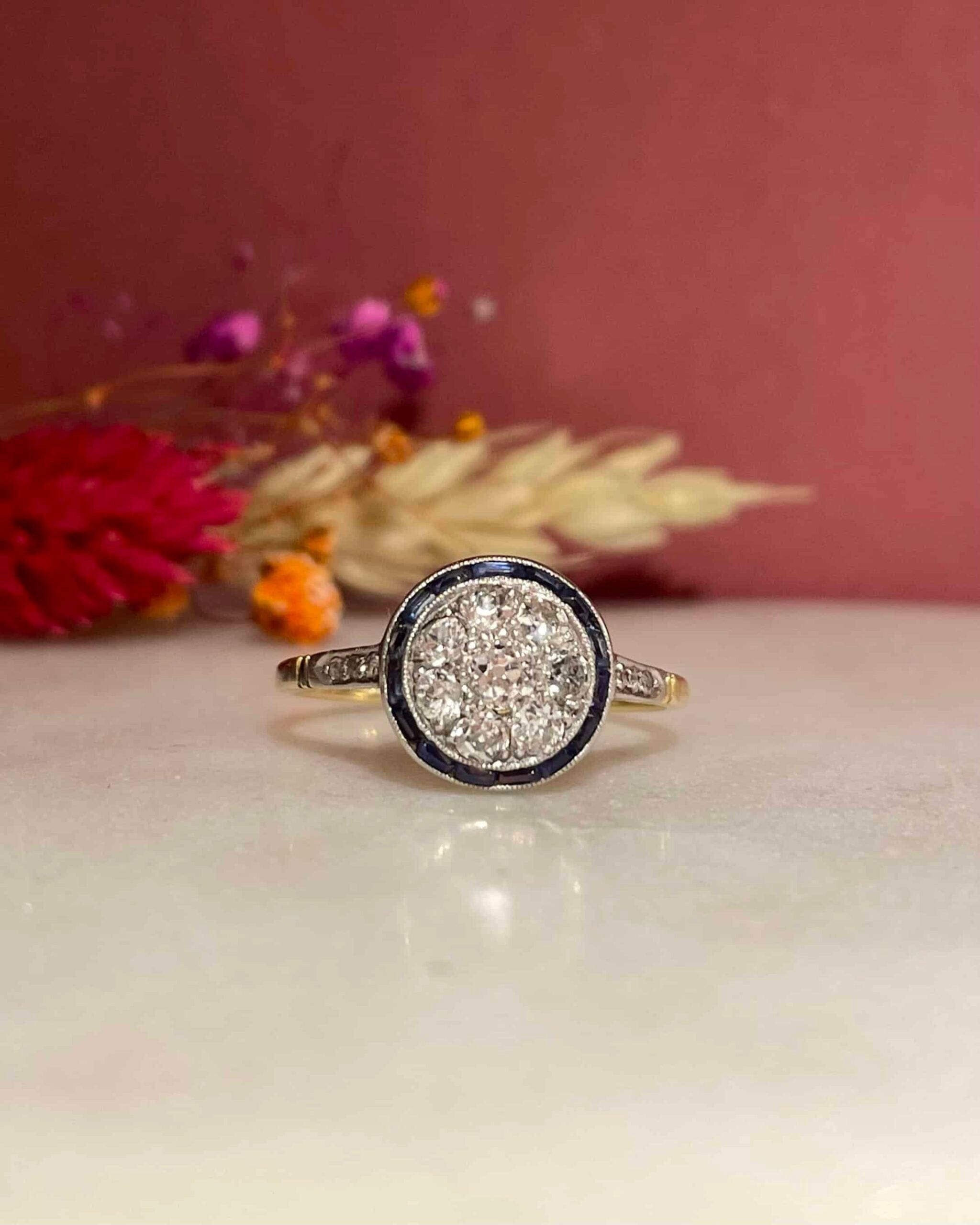 Anillo Art Déco de zafiro y diamantes "Safia"