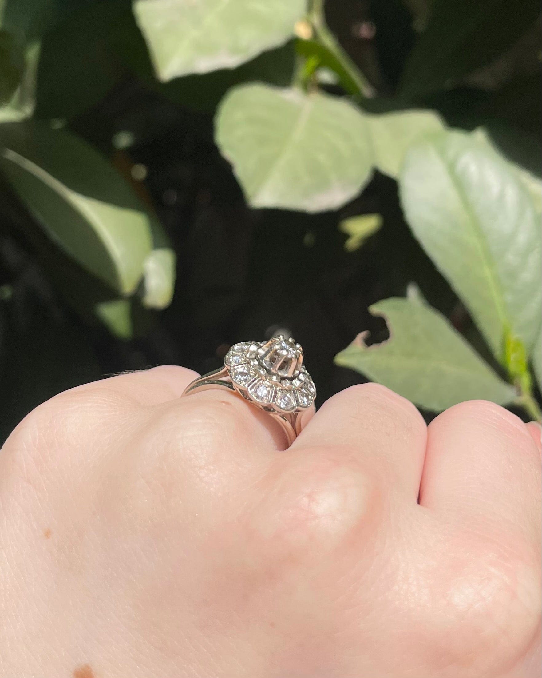 Bague Vintage Marguerite 11 Diamants 0.75 Carat "Joyce"