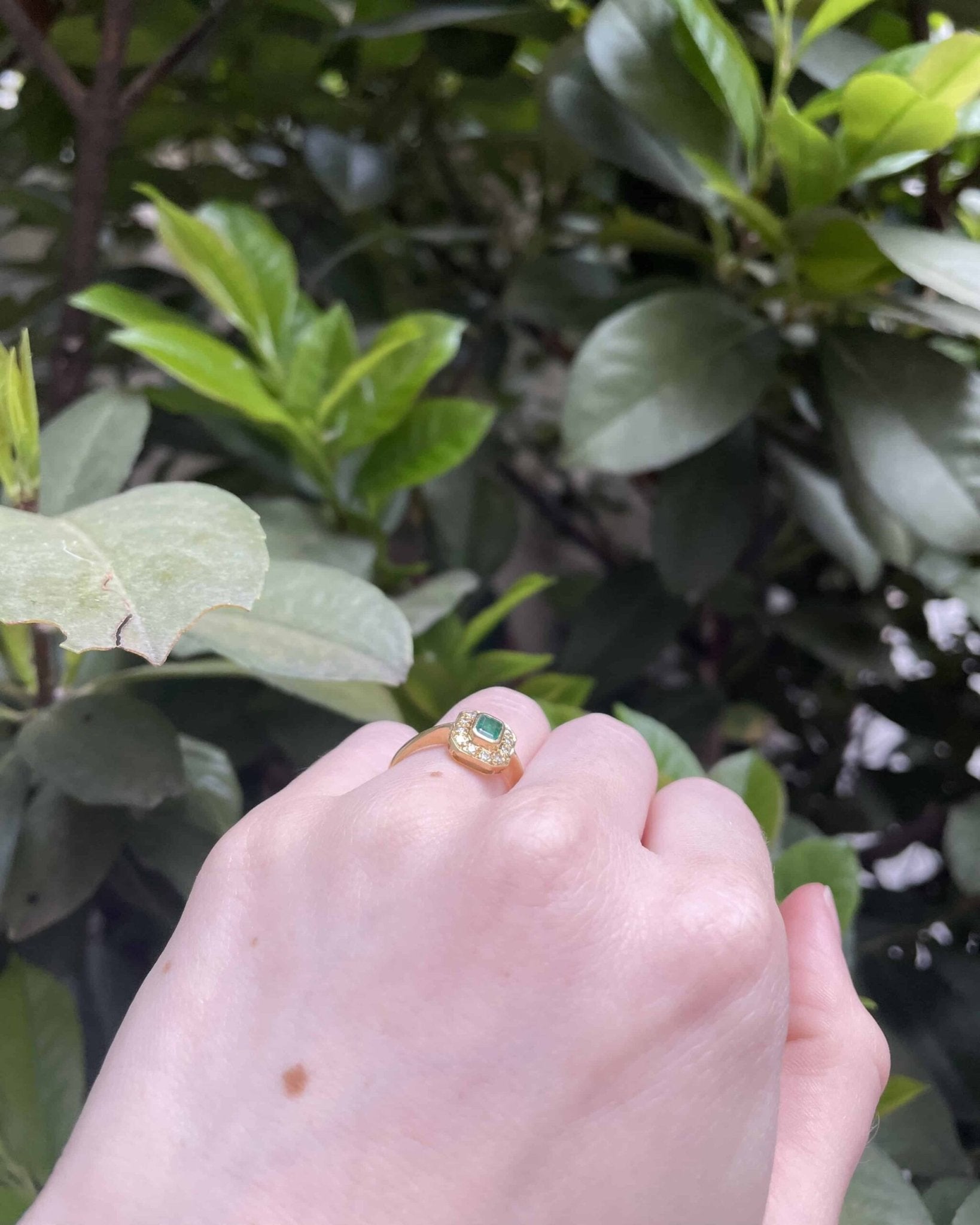 Bague Art - Déco Emeraude 0.35 carat & Diamants "Hailey" - Elliade Paris