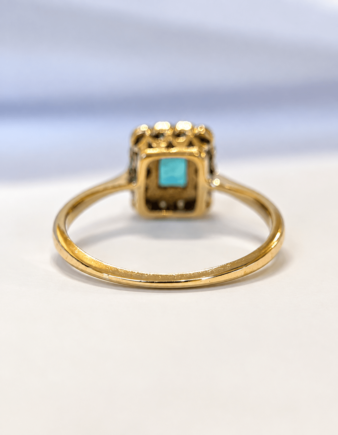Bague Art-Déco Émeraude & Diamants 0.42 carat "Rebeca" - Elliade Paris