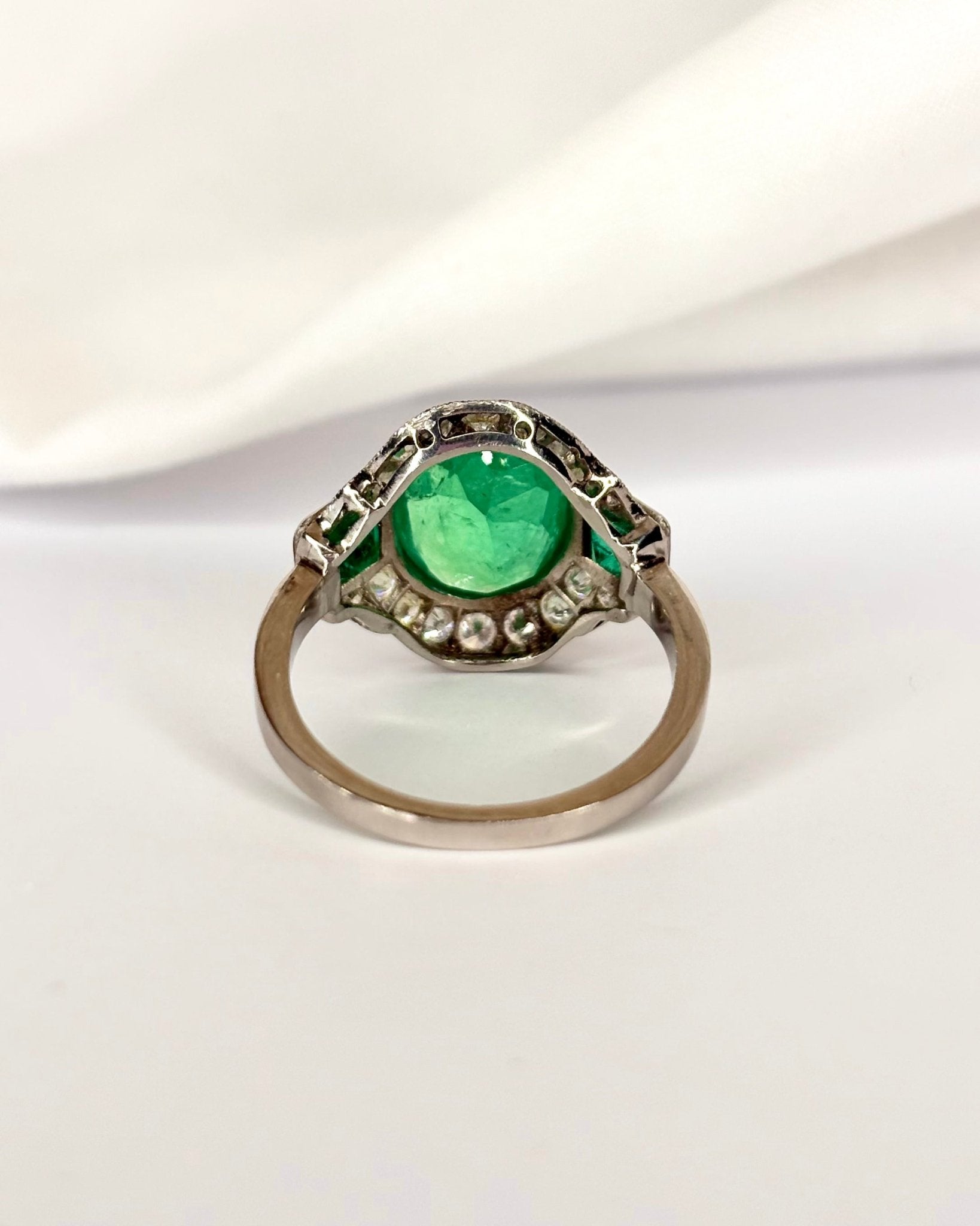 Bague Art Deco Emeraudes 2.72 carats & Diamants "Louisa" - Elliade Paris