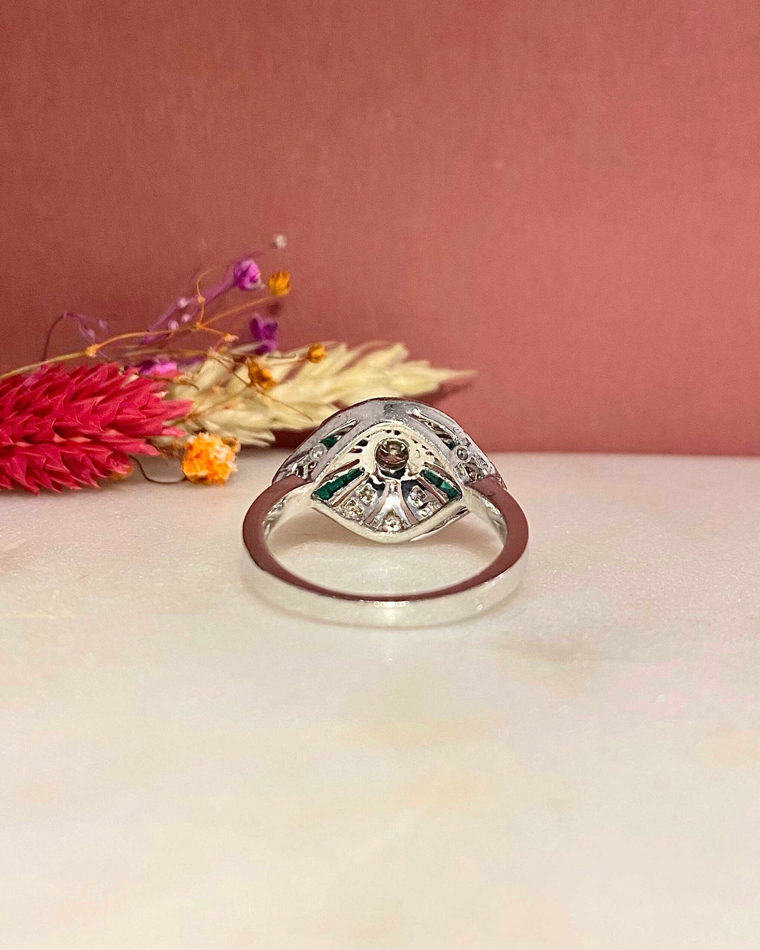 Bague Style Art-Déco 12 Émeraudes & 17 Diamants "Veronica"