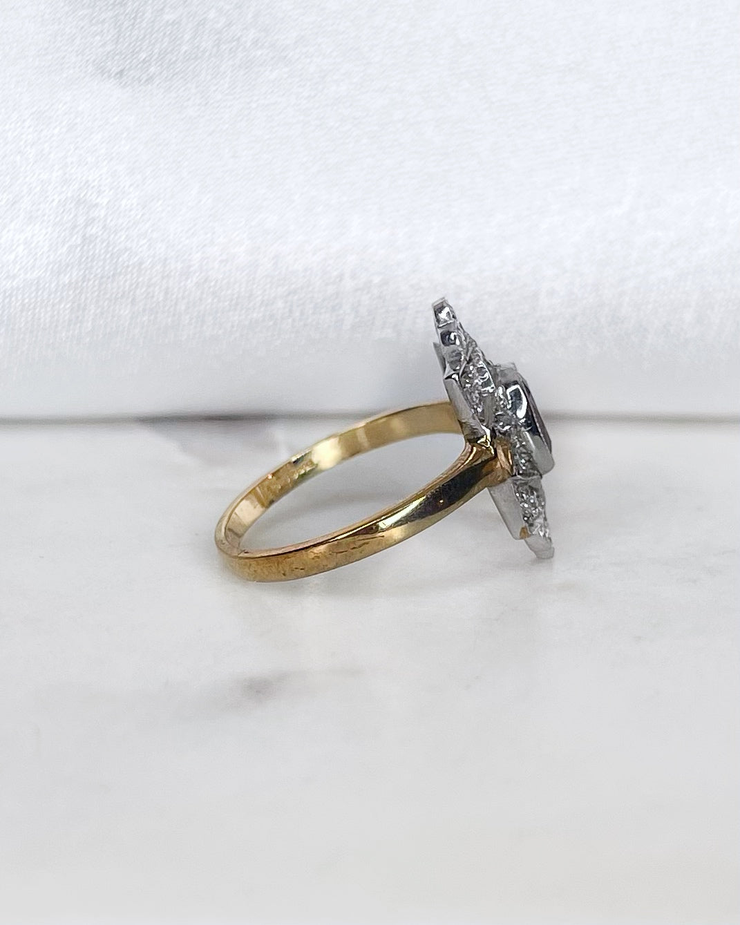 Bague Art - Déco Grenat 1.10 carat & Diamants "Priscille" - Elliade Paris