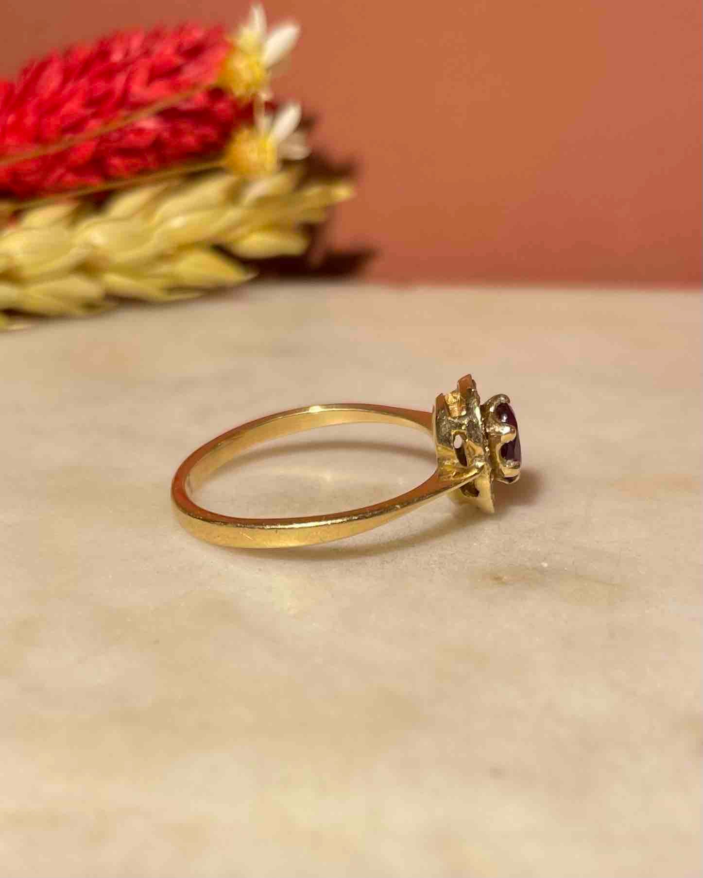 Bague Art - déco Marguerite Rubis & Diamants "Bridget" - Elliade Paris