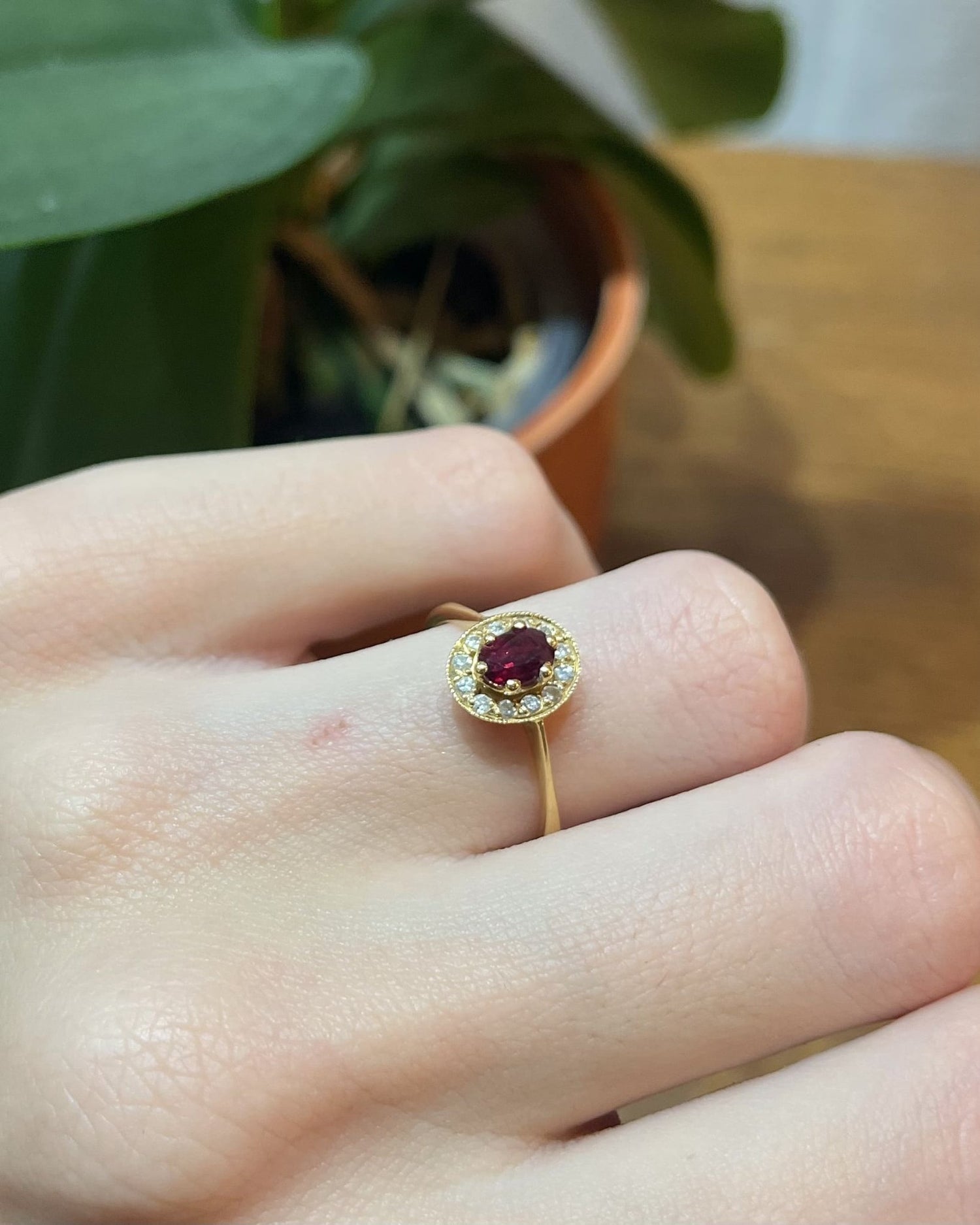 Bague Art - déco Marguerite Rubis & Diamants "Bridget" - Elliade Paris