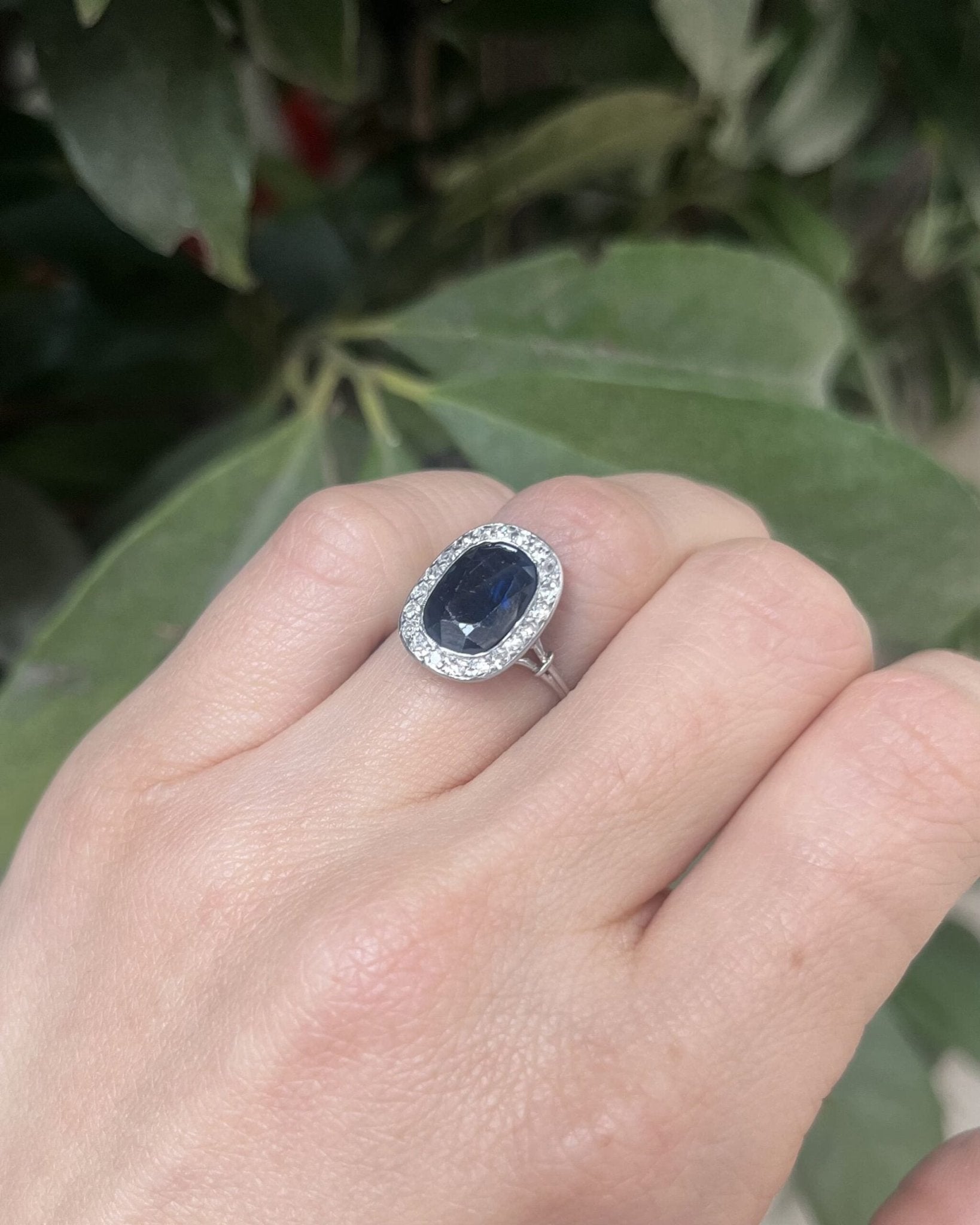 Bague Art - déco Marguerite Saphir 3 carats & Diamants "Hava" - Elliade Paris