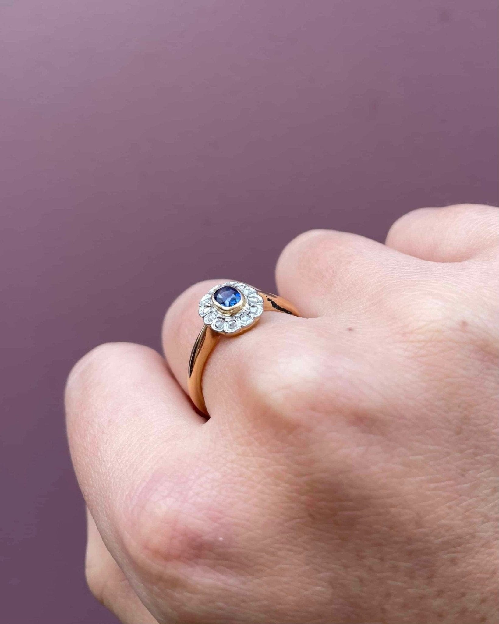 Bague Art - Déco Marguerite Saphir & Diamants "Loevana" - Elliade Paris