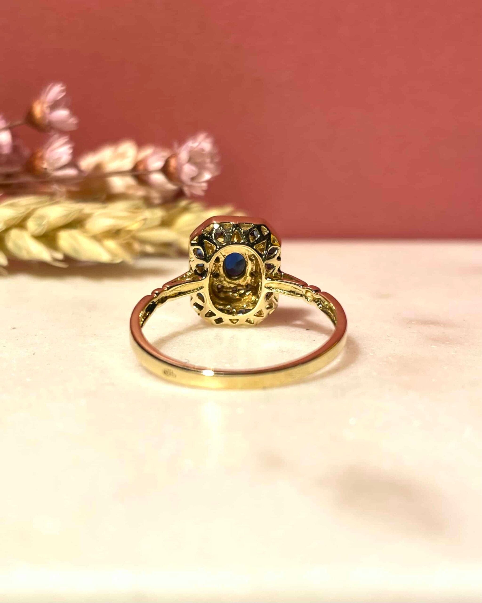 Bague Style Art-Déco Saphirs 0.60 carat & Diamants "Kaymee" - Elliade Paris