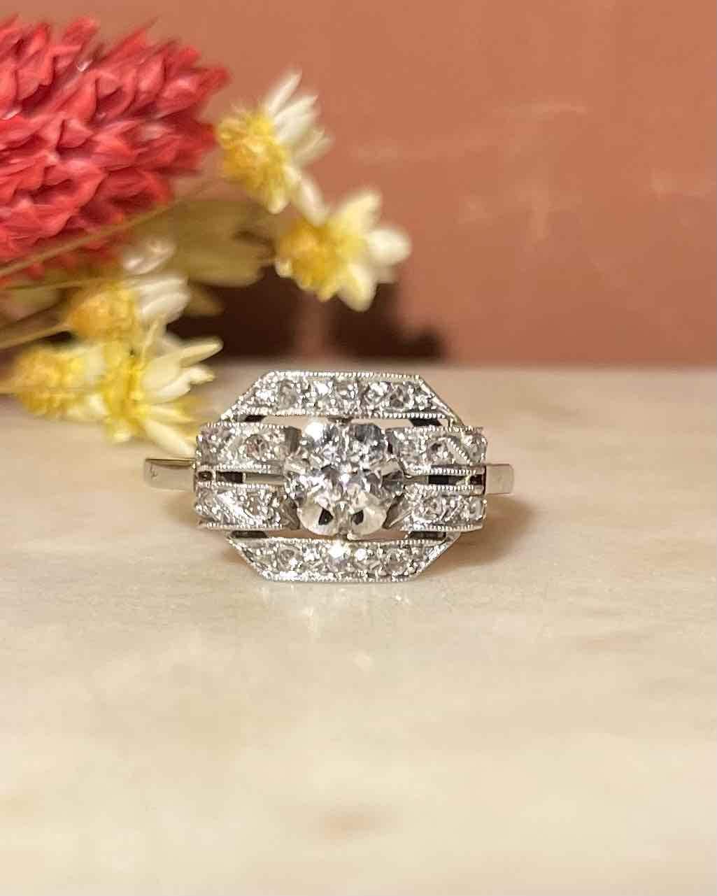 Art Deco Ring 17 Diamonds "Genevive"