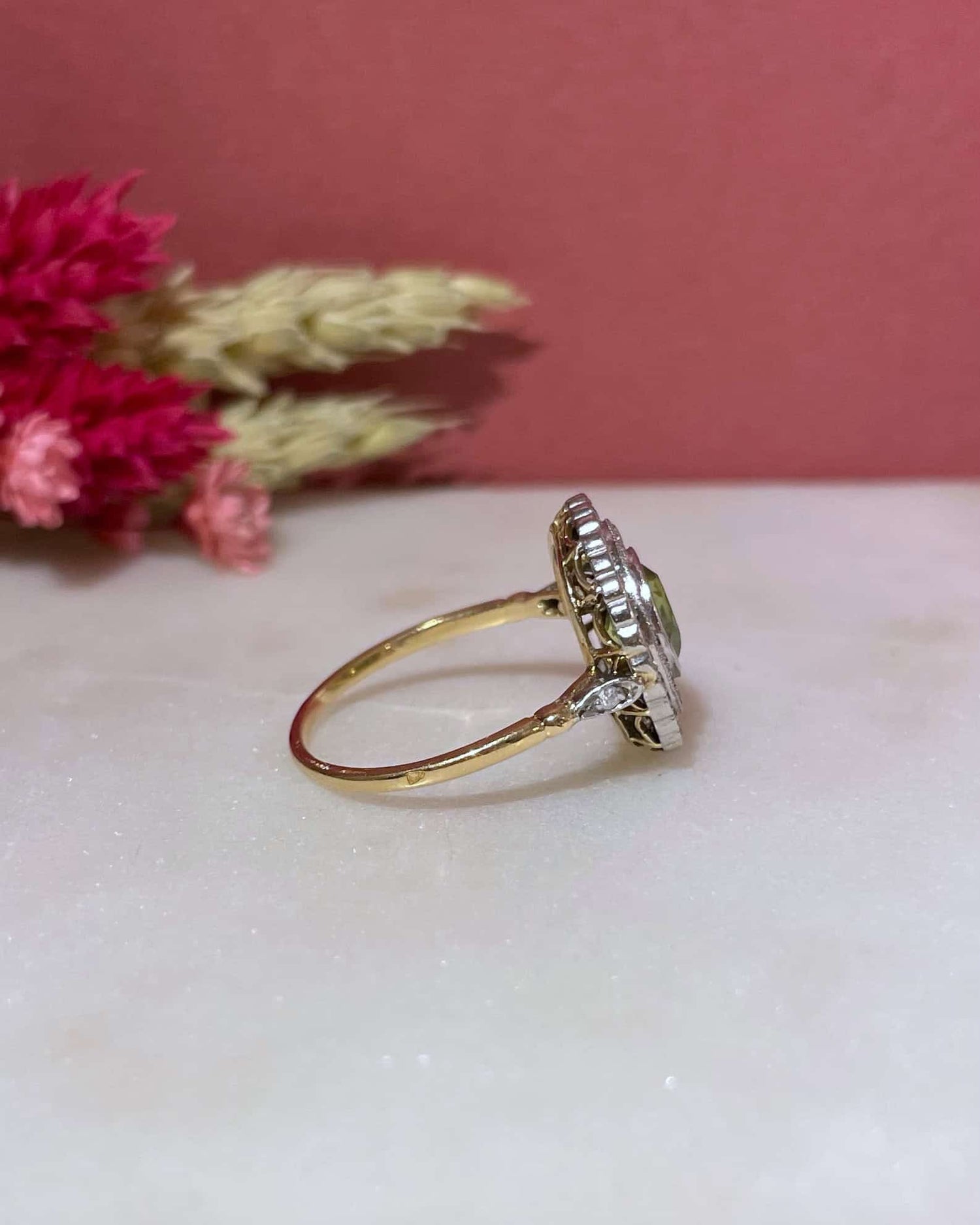 Bague Art - Déco Péridot 1.25 carat & 54 Diamants "Liv" - Elliade Paris