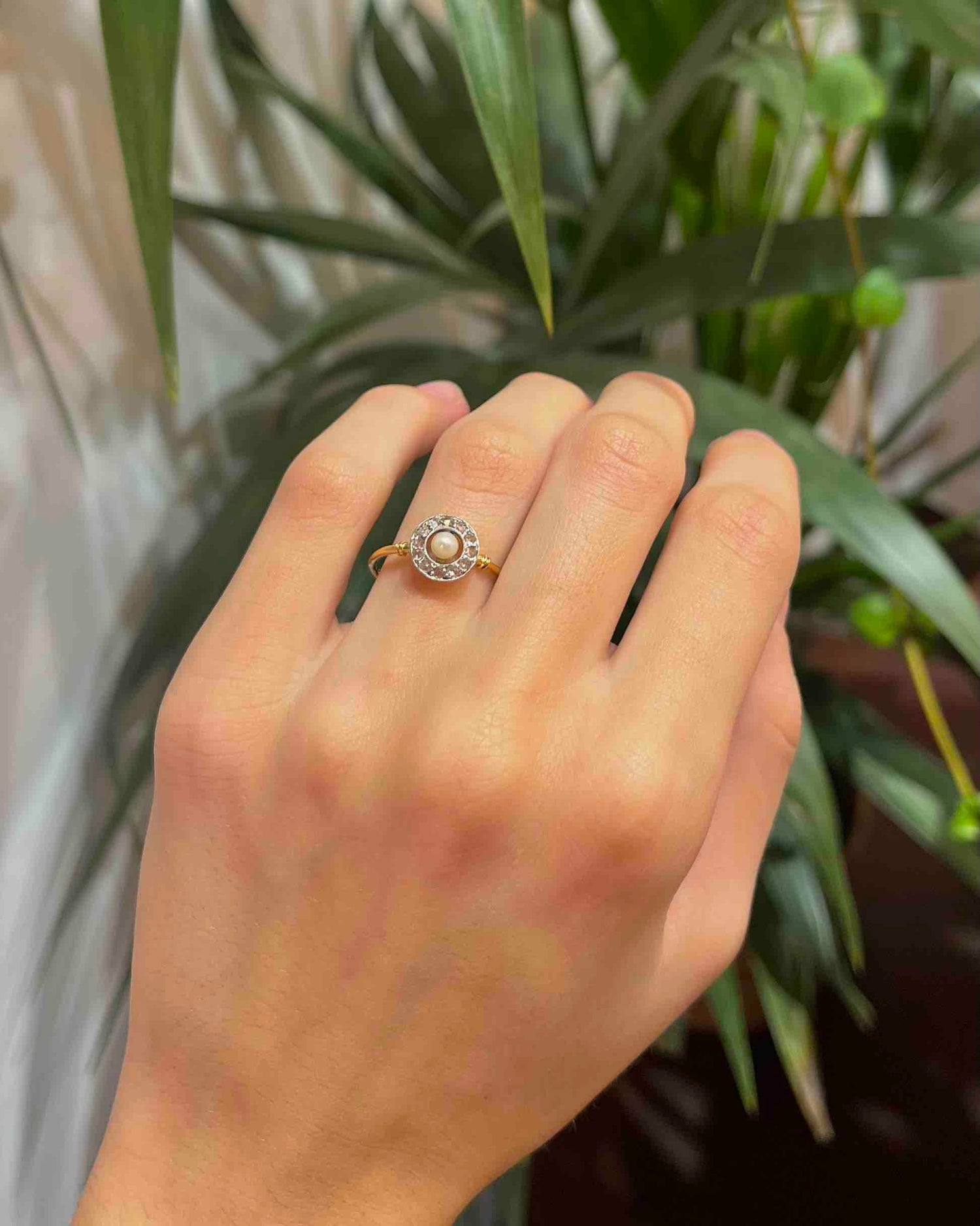 Anillo Art Déco de Perla y 12 Diamantes "Ysée"