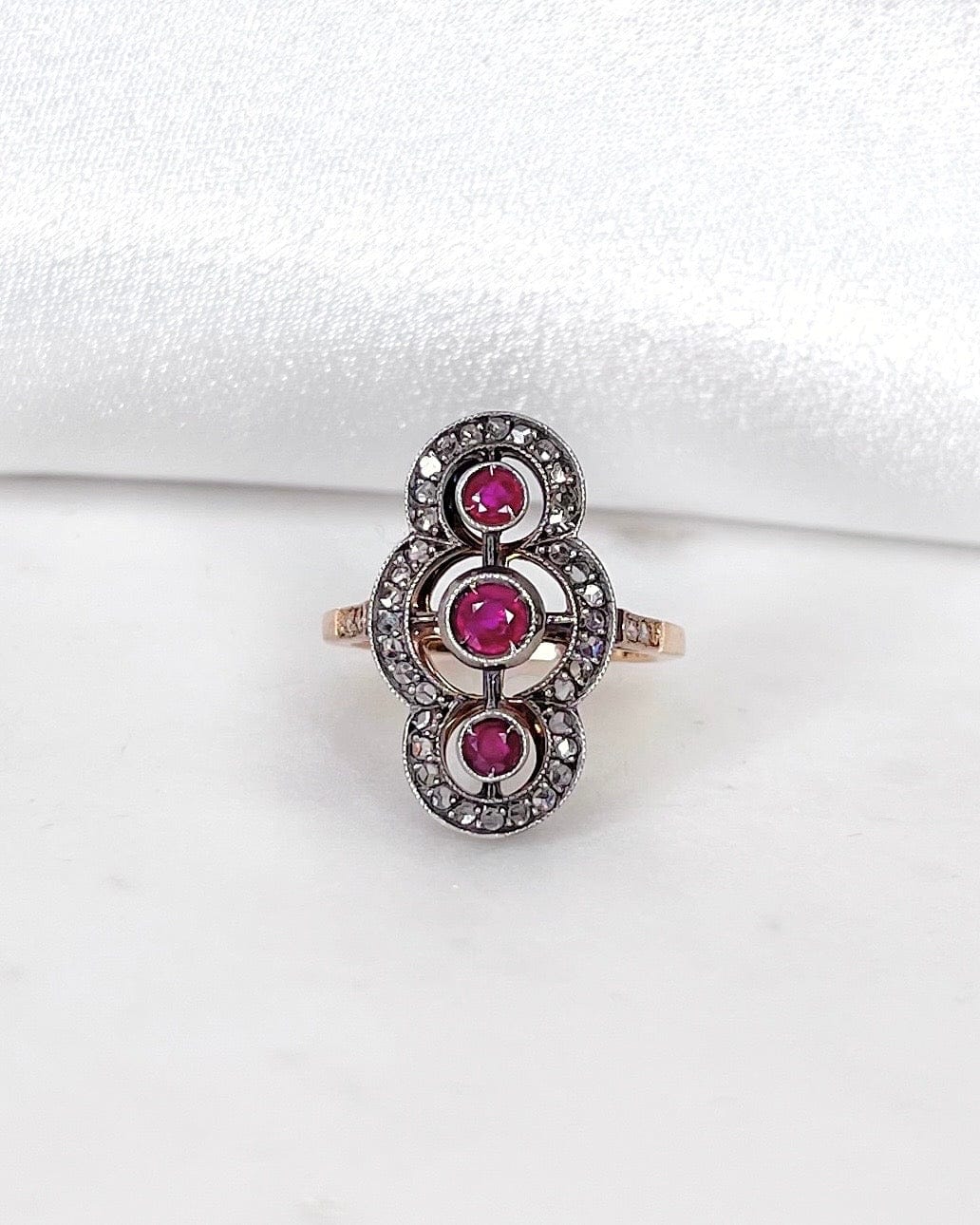 Bague Art - Déco Rubis 0.70 carat & 42 Diamants "Élise" - Elliade Paris