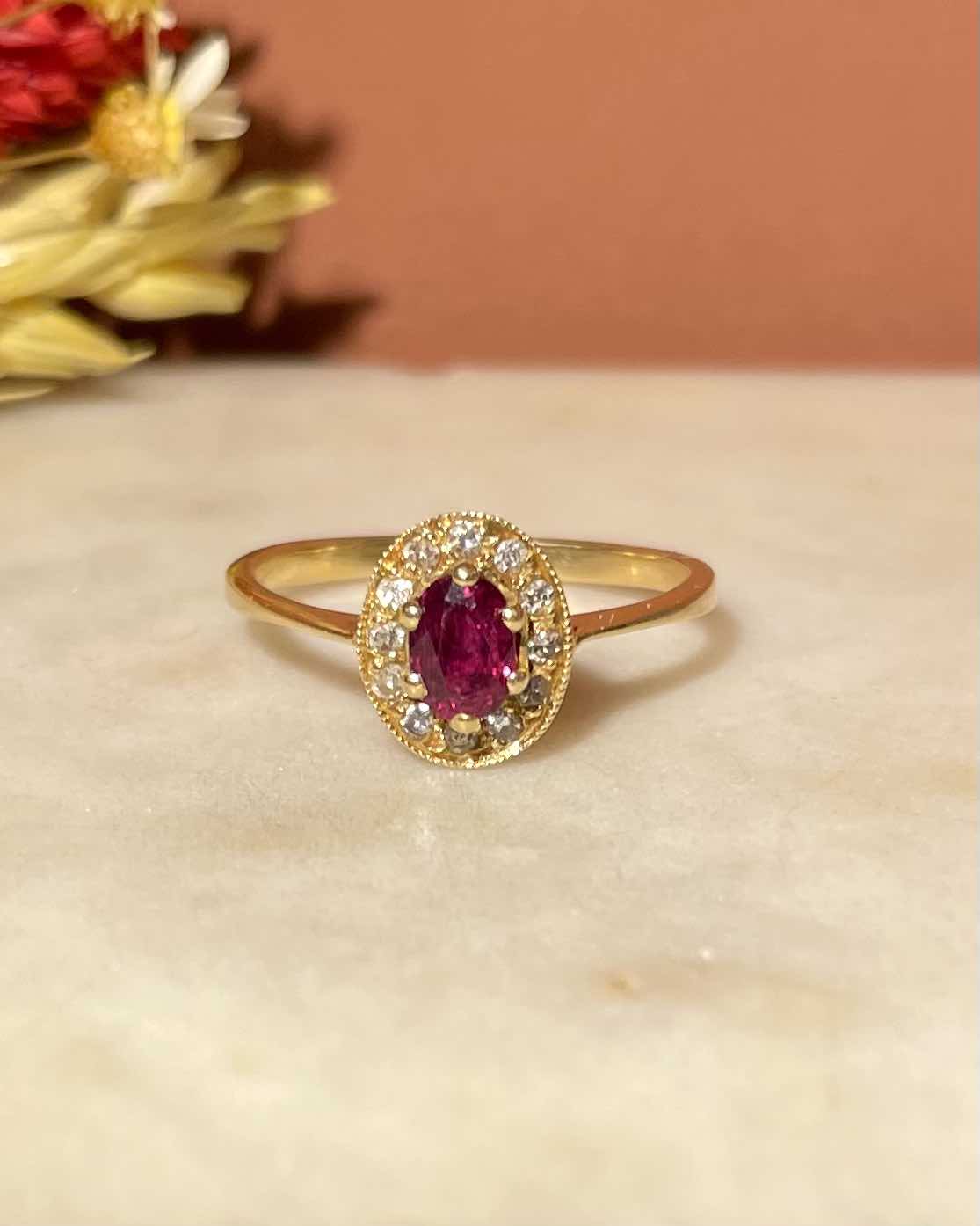 Anillo Art Déco con rubí y diamantes, margarita "Bridget"