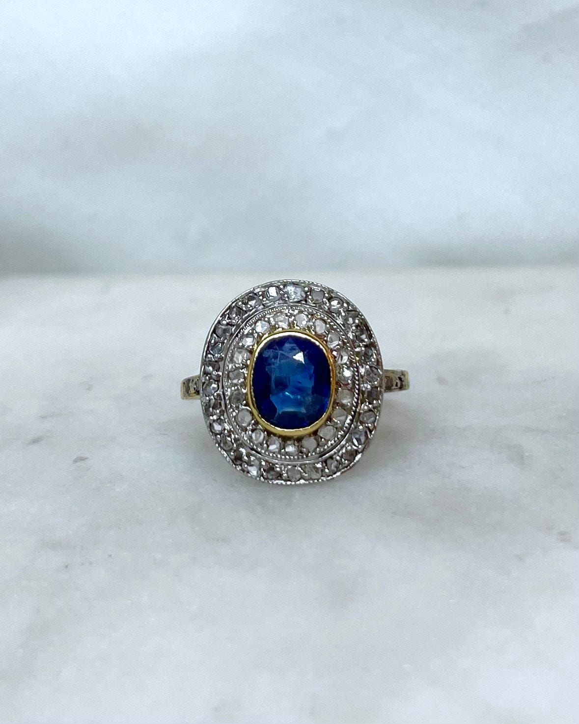 Bague Art Déco Saphir 1.10 carat & Diamants “Jocaste” - Elliade Paris