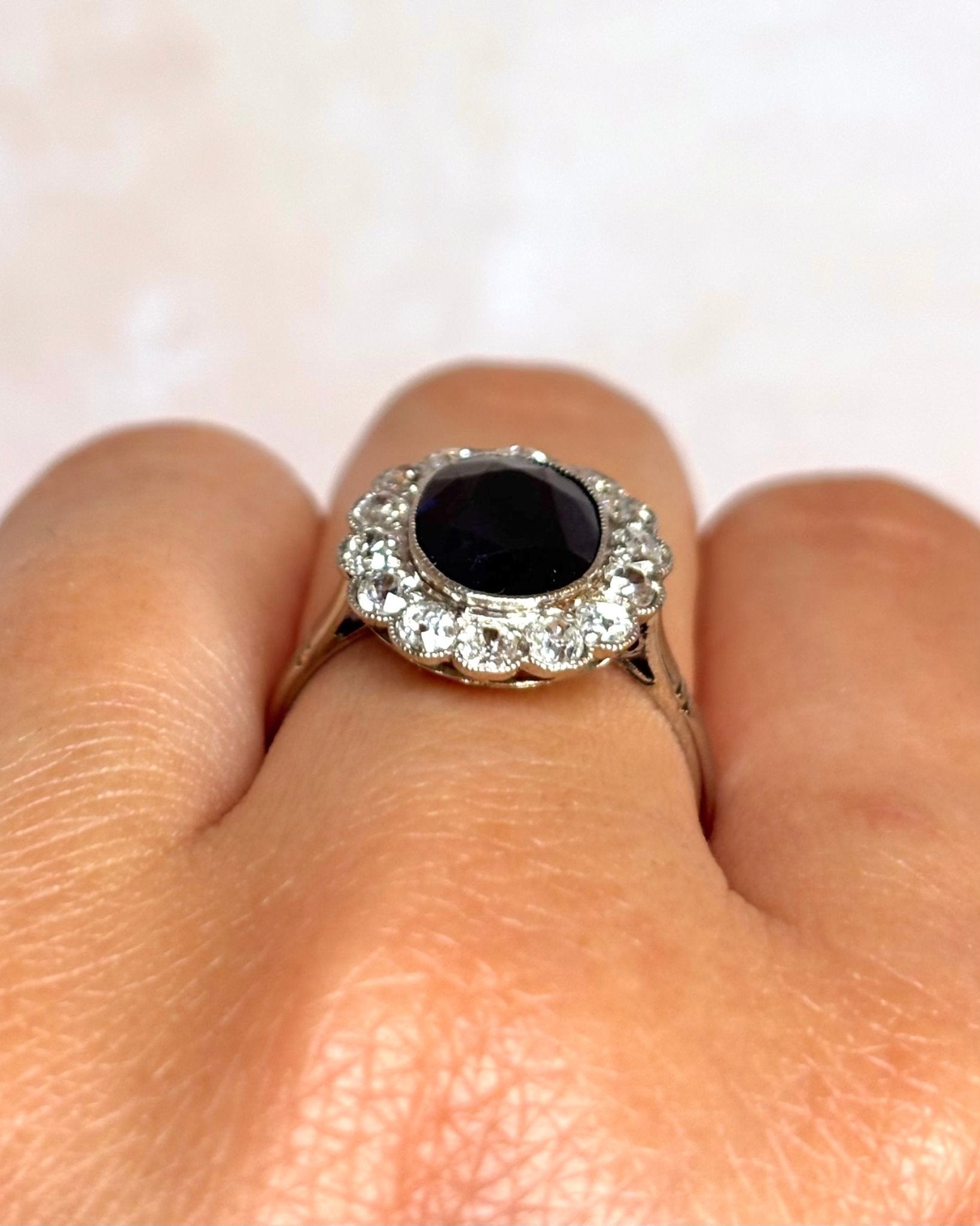 Bague Art - Déco Saphir 2.60 carats & Diamants 0.56 carat "Ornella" - Elliade Paris