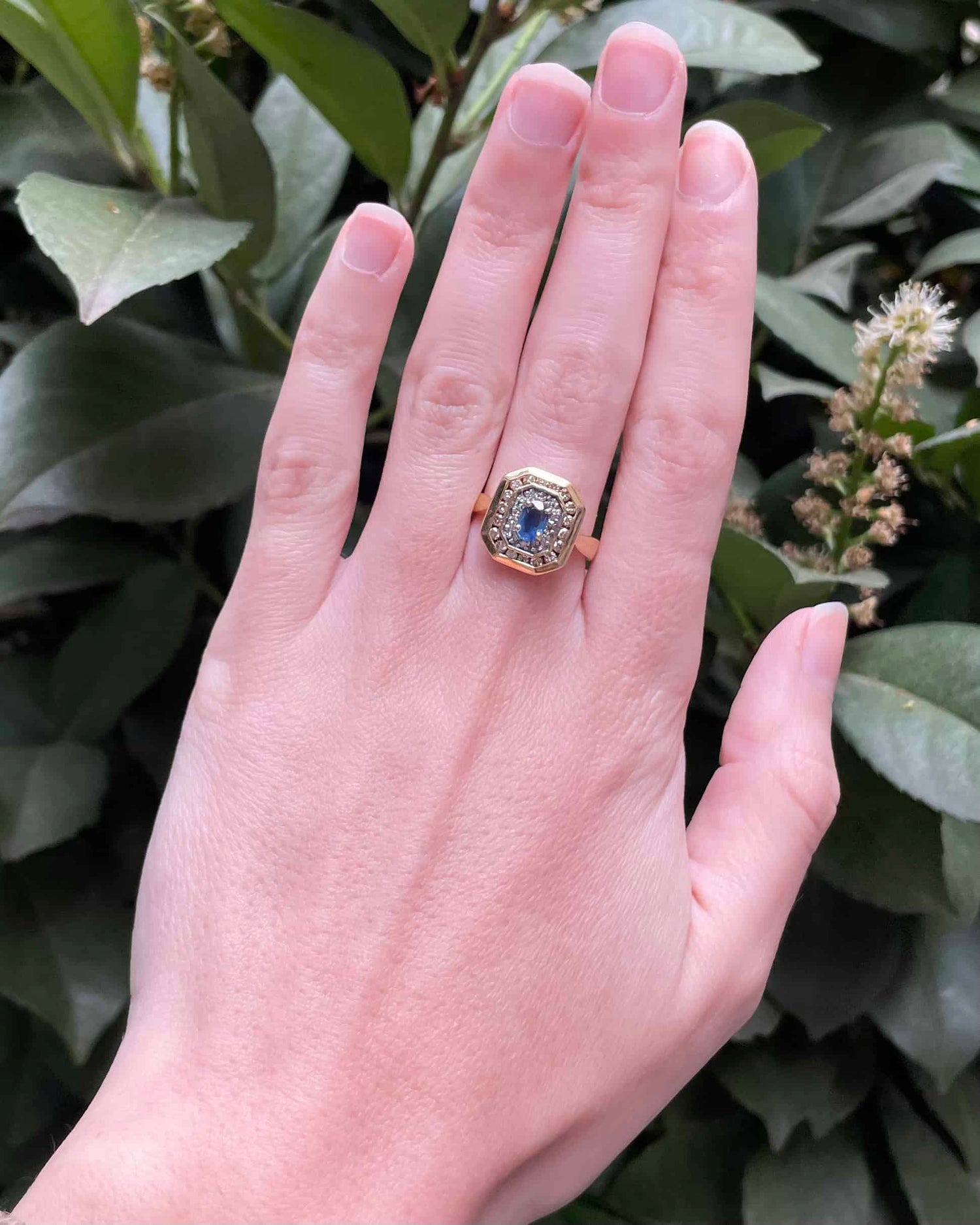 Bague Style Art-Déco Saphir & 30 Diamants "Amity"