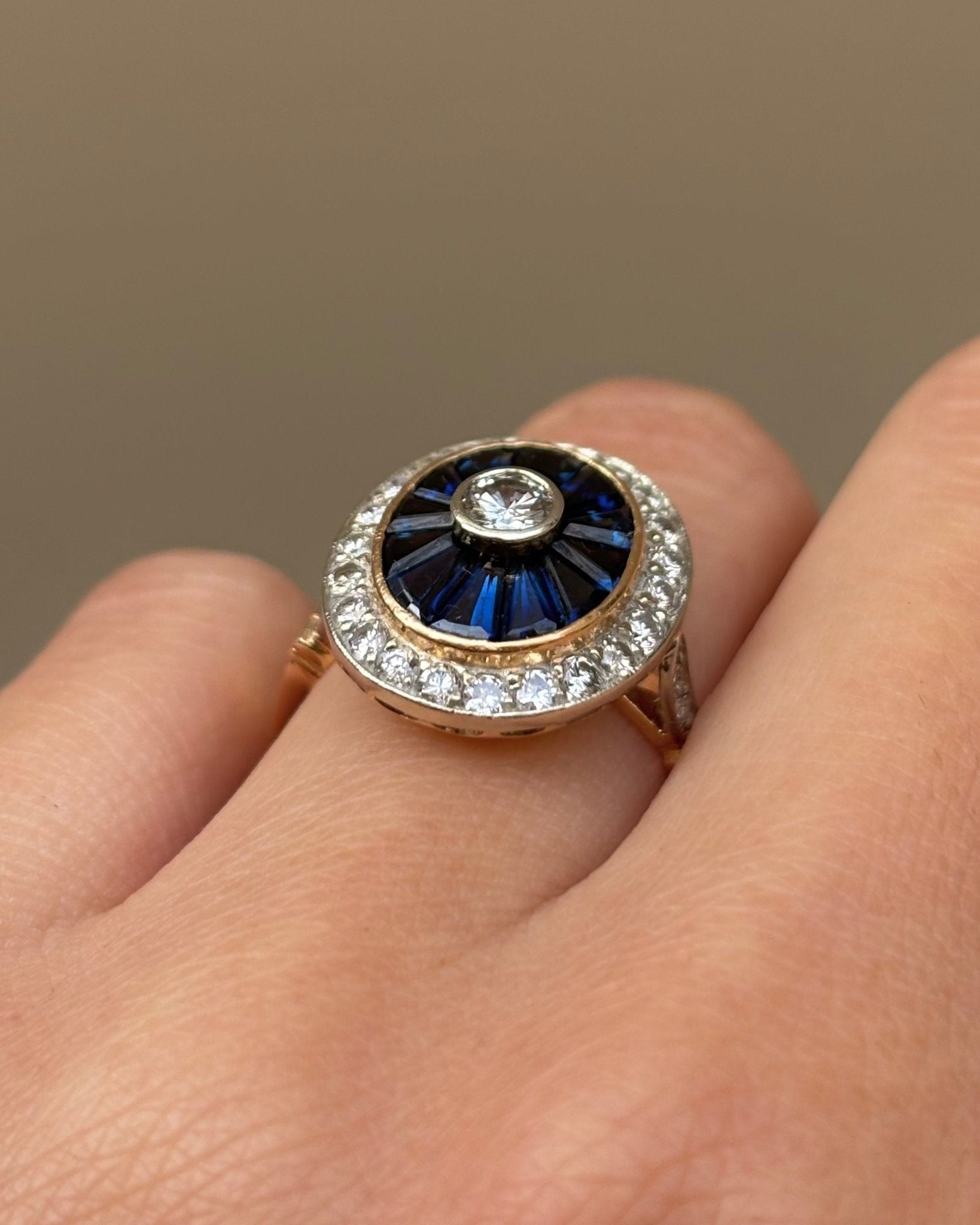 Bague Art Déco Saphirs 1.34 carat & Diamants 0.63 carat "Zoé" - Elliade Paris