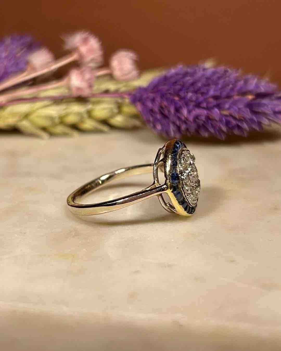 Bague Art - Déco Saphirs & Diamants "Prisme" - Elliade Paris