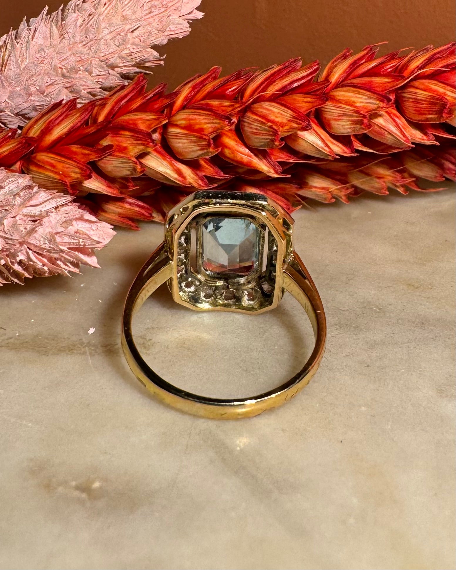 Bague Art - Déco Topaze 3 Carats & 18 Diamants "Valeriya" - Elliade Paris