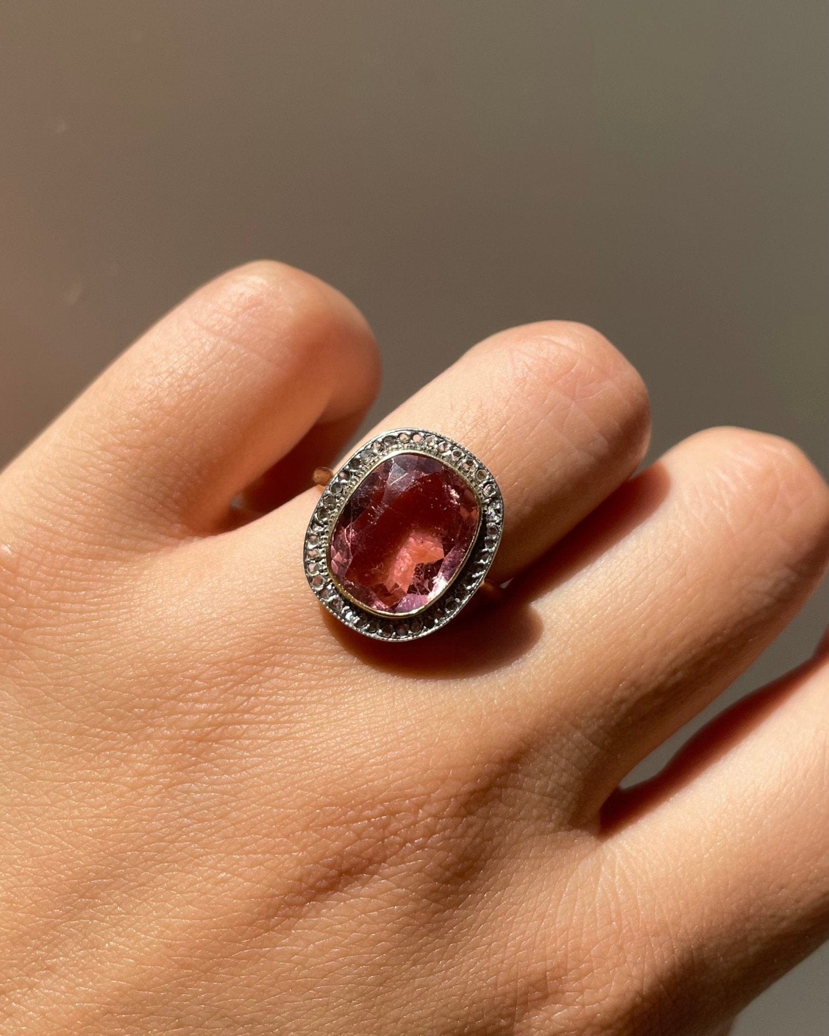 Bague Art - Déco Tourmaline Rose 5.50 carats & Diamants "Liora" - Elliade Paris