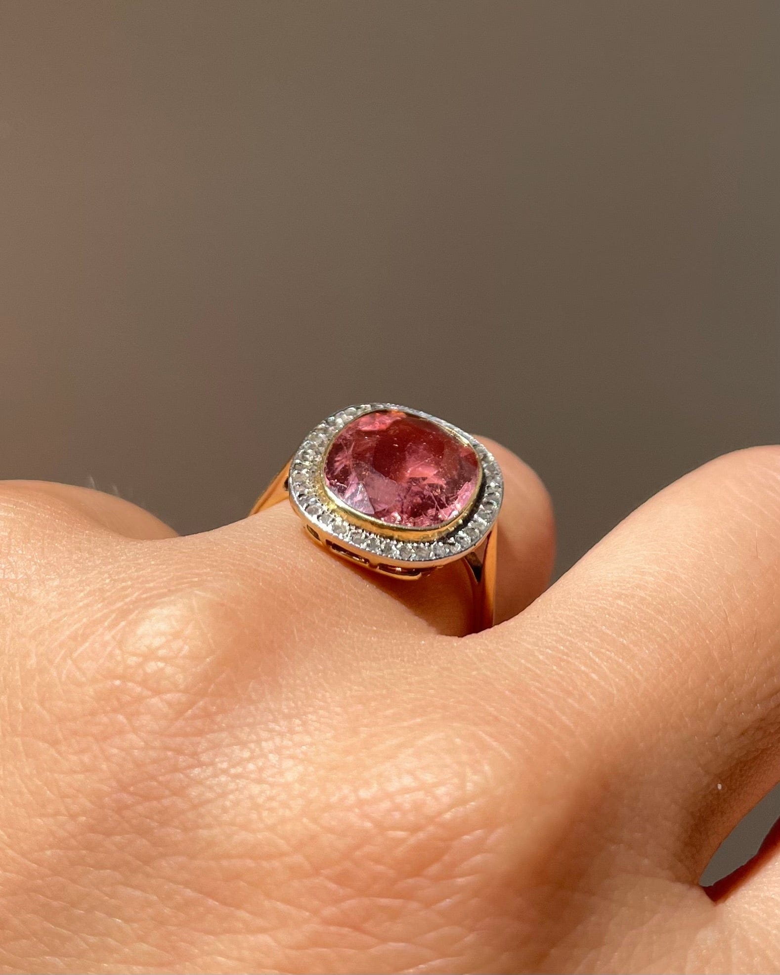 Bague Art - Déco Tourmaline Rose 5.50 carats & Diamants "Liora" - Elliade Paris