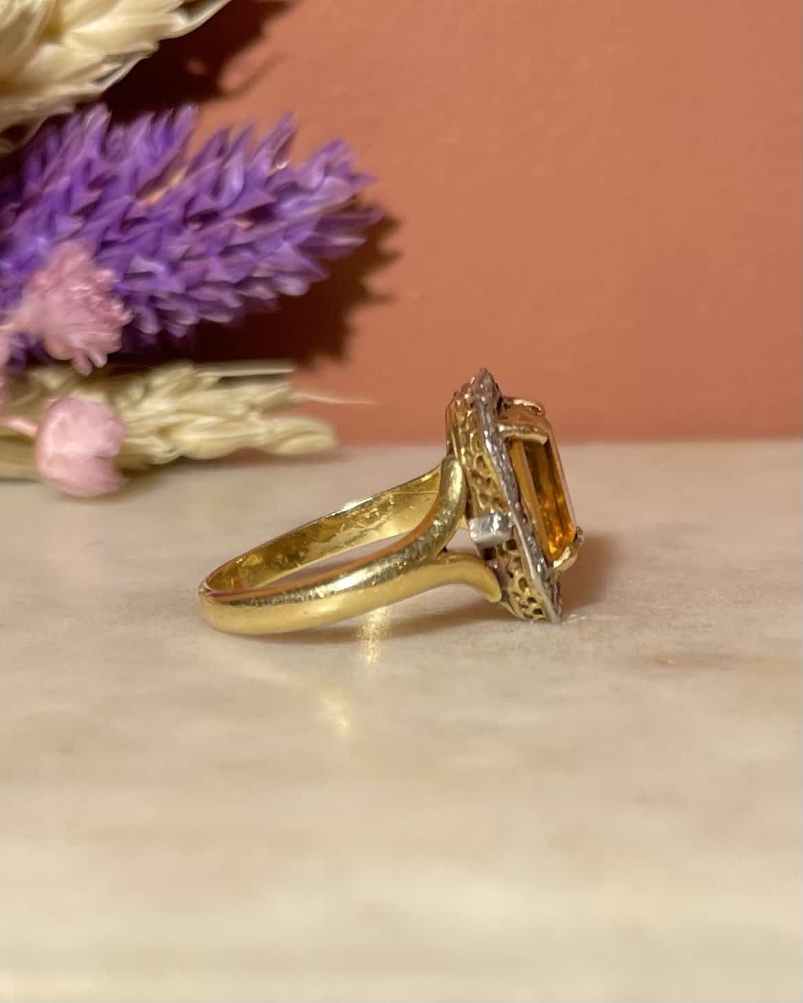 Anillo Art Déco de Citrino de 1,90 quilates y 22 diamantes "Johanne"