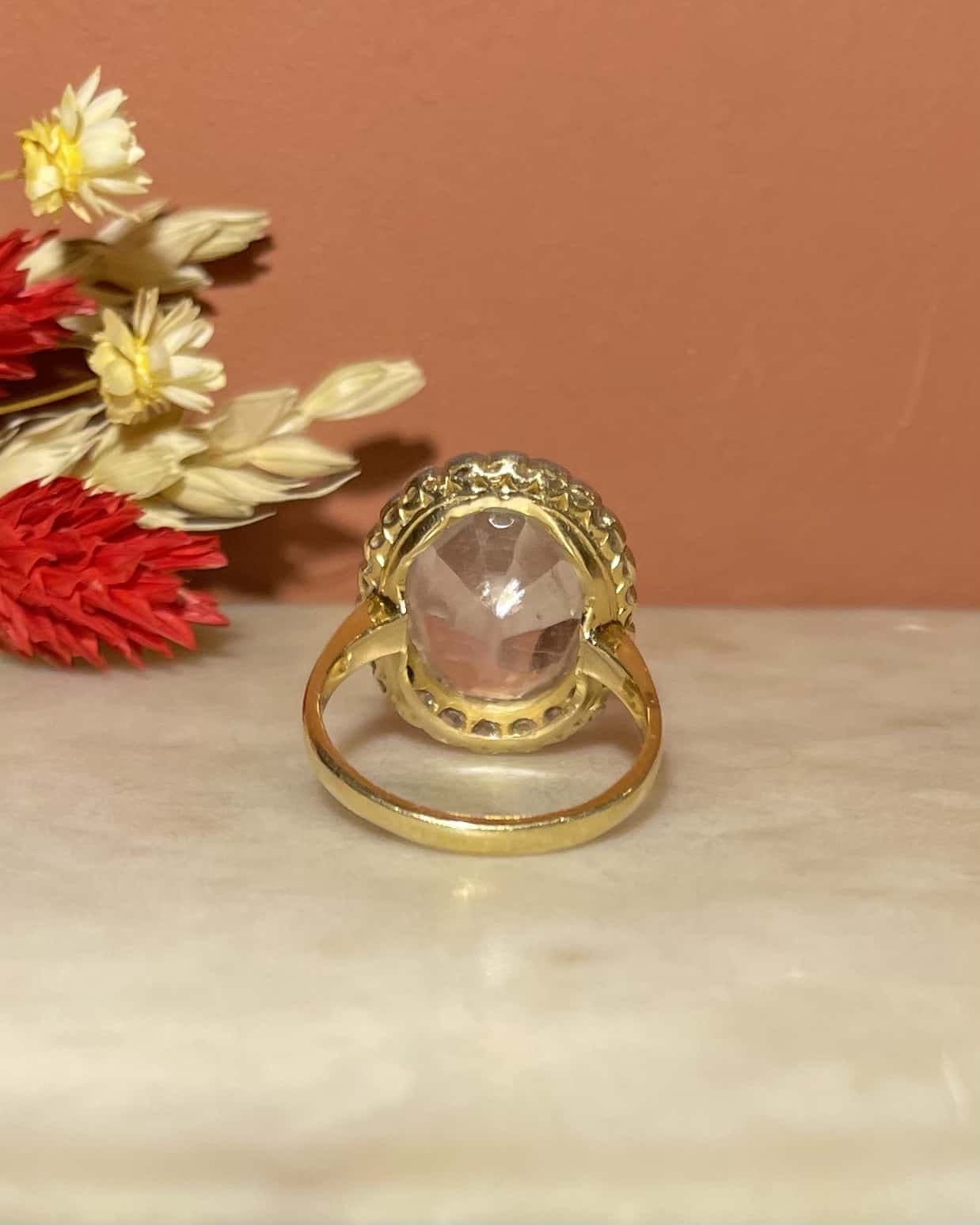 Bague Art-Déco Marguerite Quartz Rose 9 Carats & 22 Diamants "Rowane"