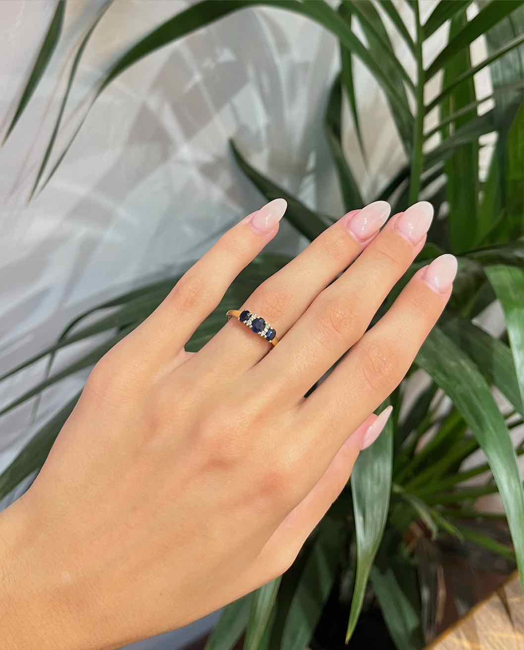 Anillo trilogía de zafiros y diamantes "Nolwenn"