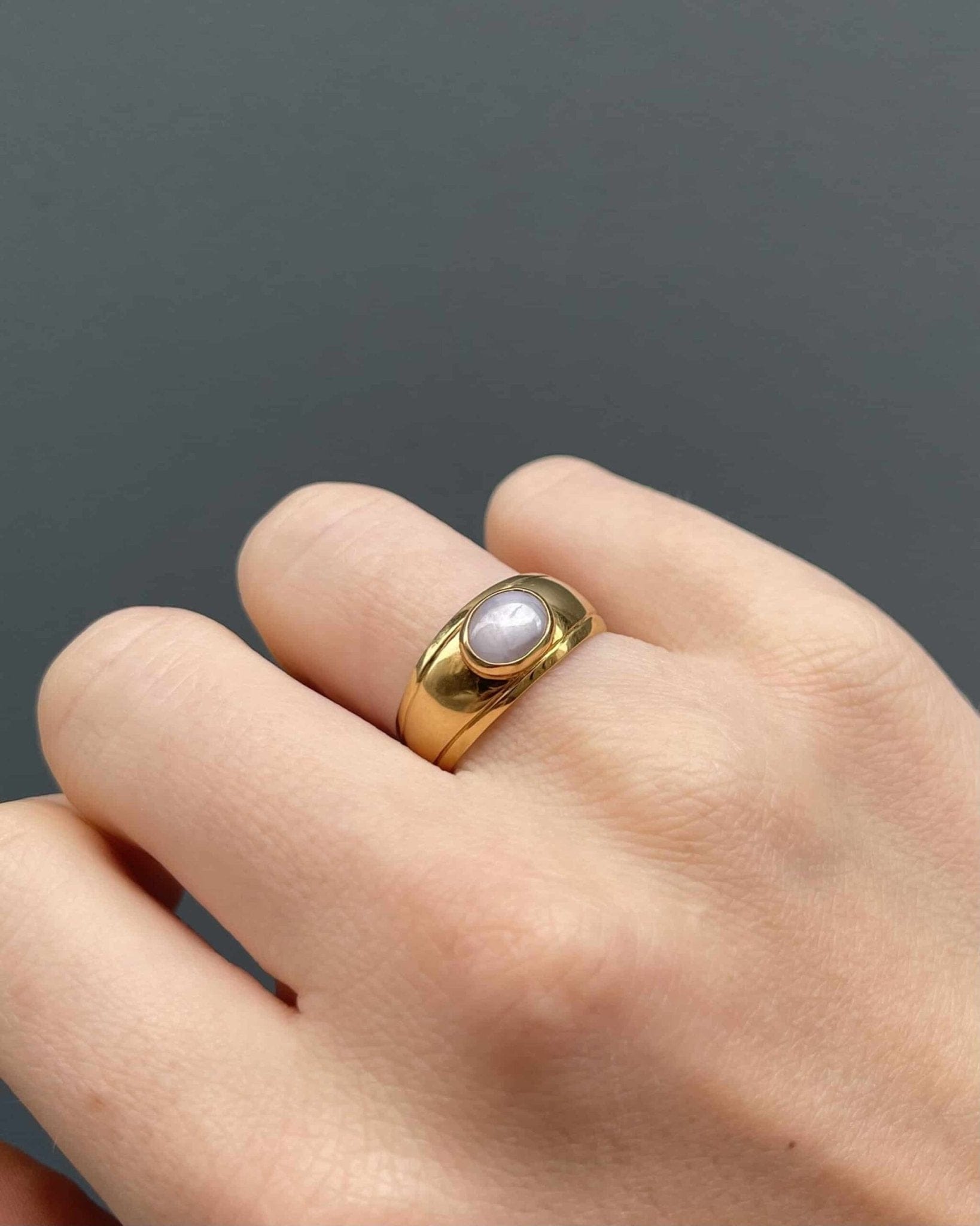 Bague Chevalière Jonc Saphir Étoilé 2.15 carats "Sophie" - Elliade Paris