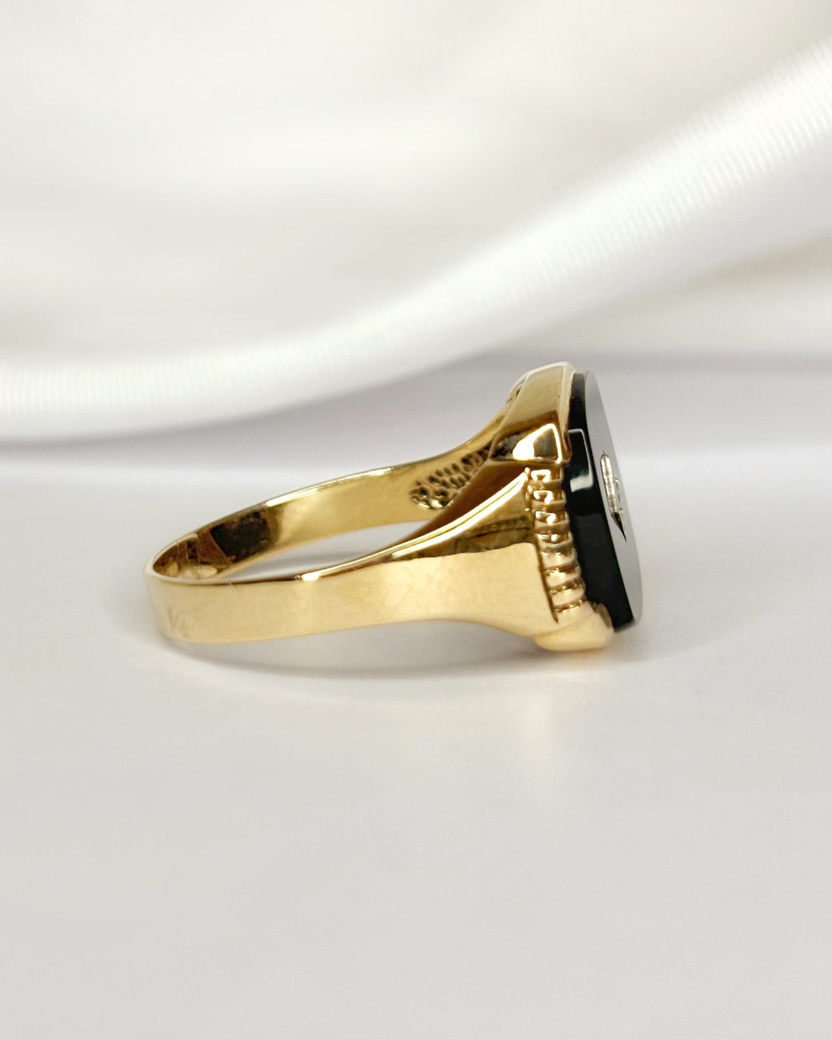 Bague Chevalière Onyx & Diamant "Rita" - Elliade Paris