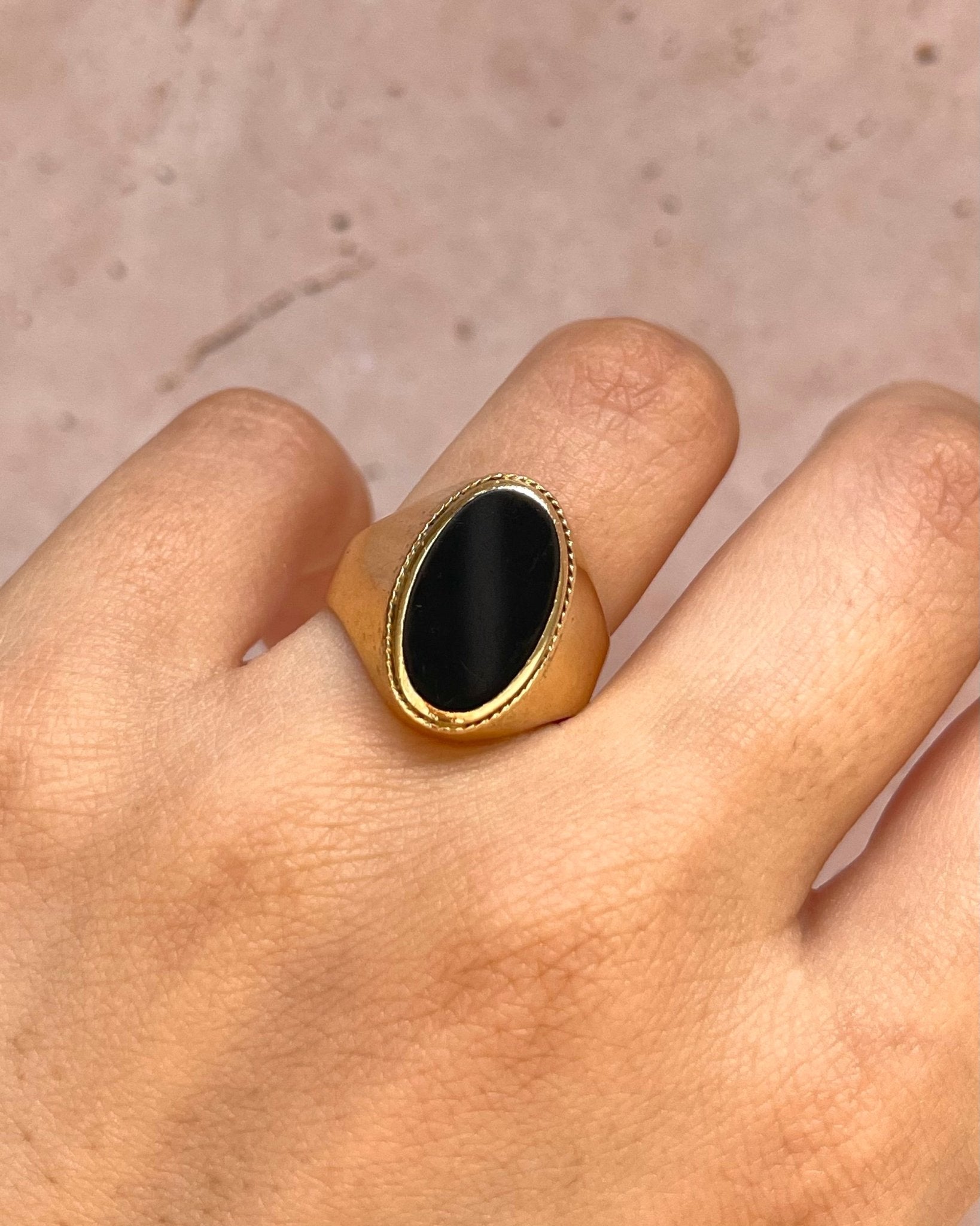 Bague Chevalière Onyx & Or 5,3g "Romane" - Elliade Paris