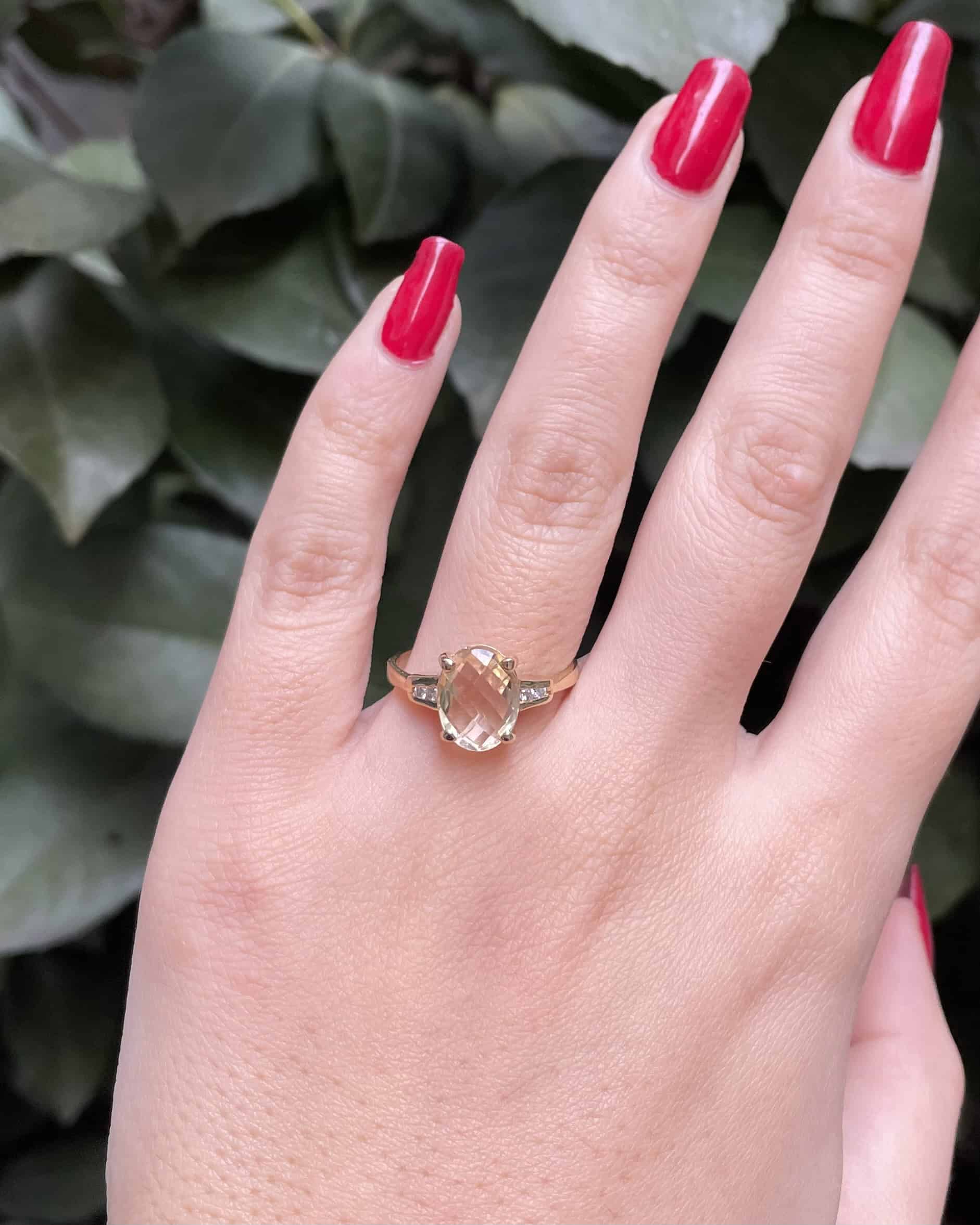 Anillo "Livya" de trilogía de citrino y diamantes de 2,15 quilates