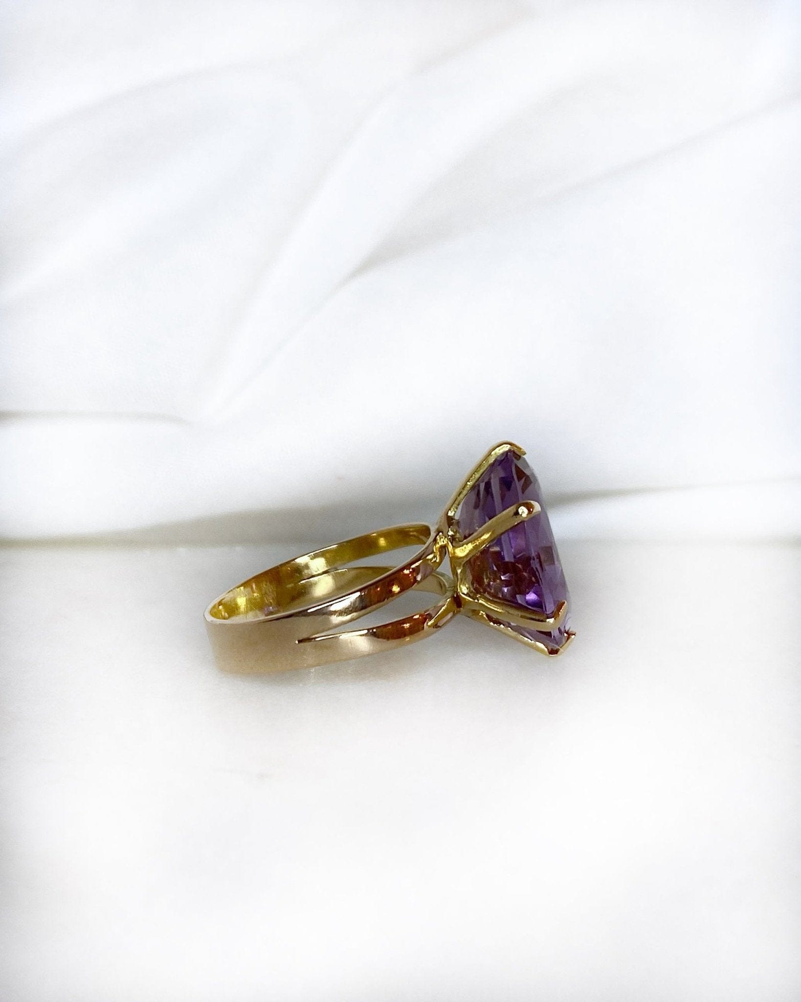 Bague Cocktail Améthyste 6.20 carats "Olyana" - Elliade Paris