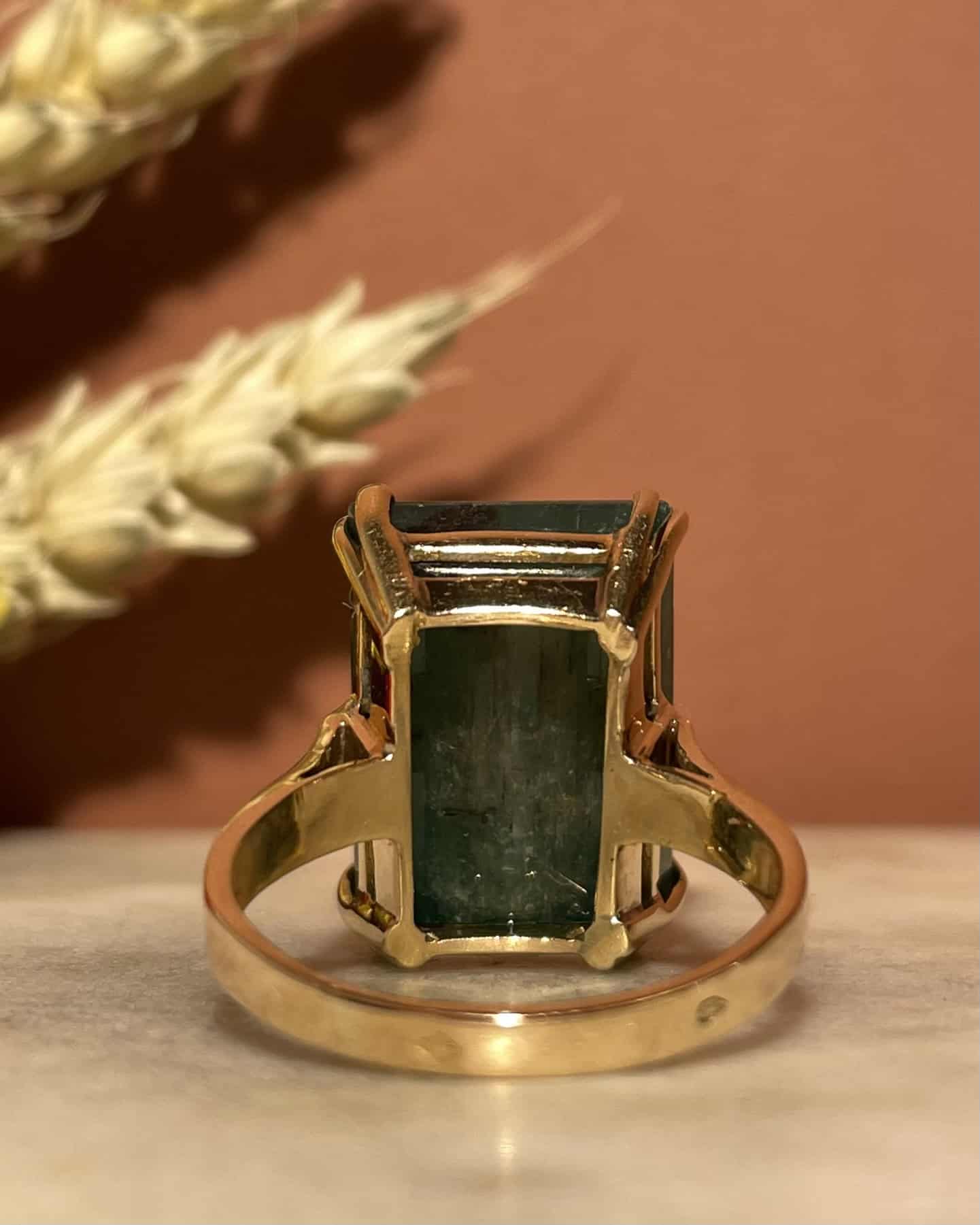 Bague Cocktail Emeraude 11.5 Carats "Tatia" - Elliade Paris