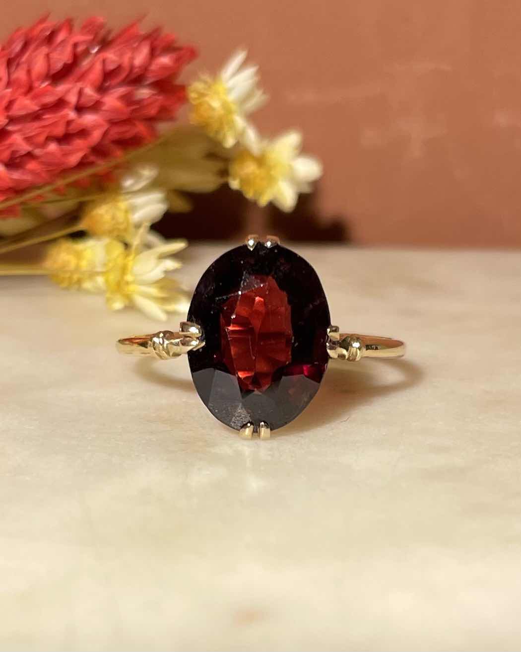 Bague Cocktail Grenat 5 carats "Aviana" - Elliade Paris