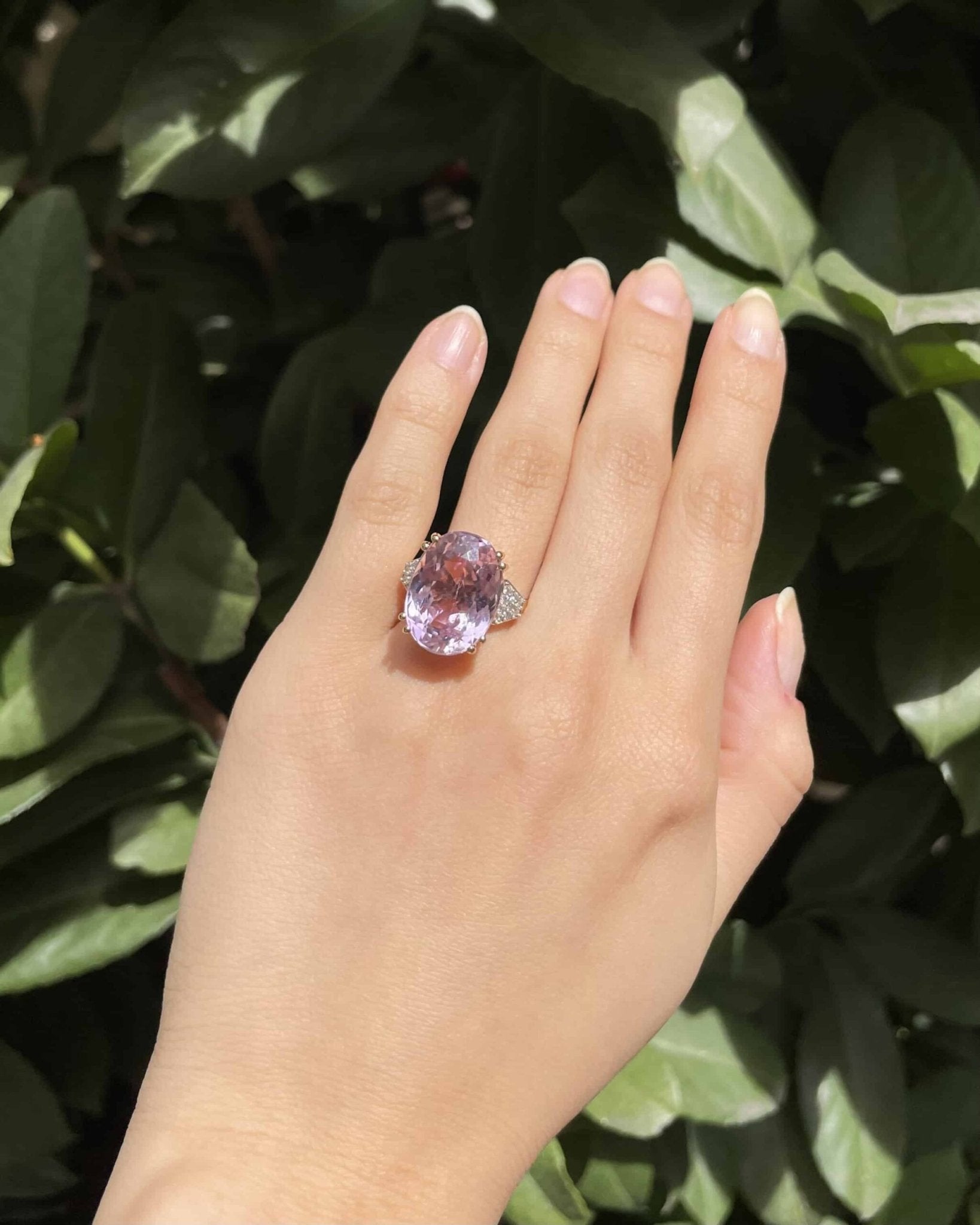 Bague Cocktail Kunzite 9.75 Carats & 18 Diamants "Héolia" - Elliade Paris