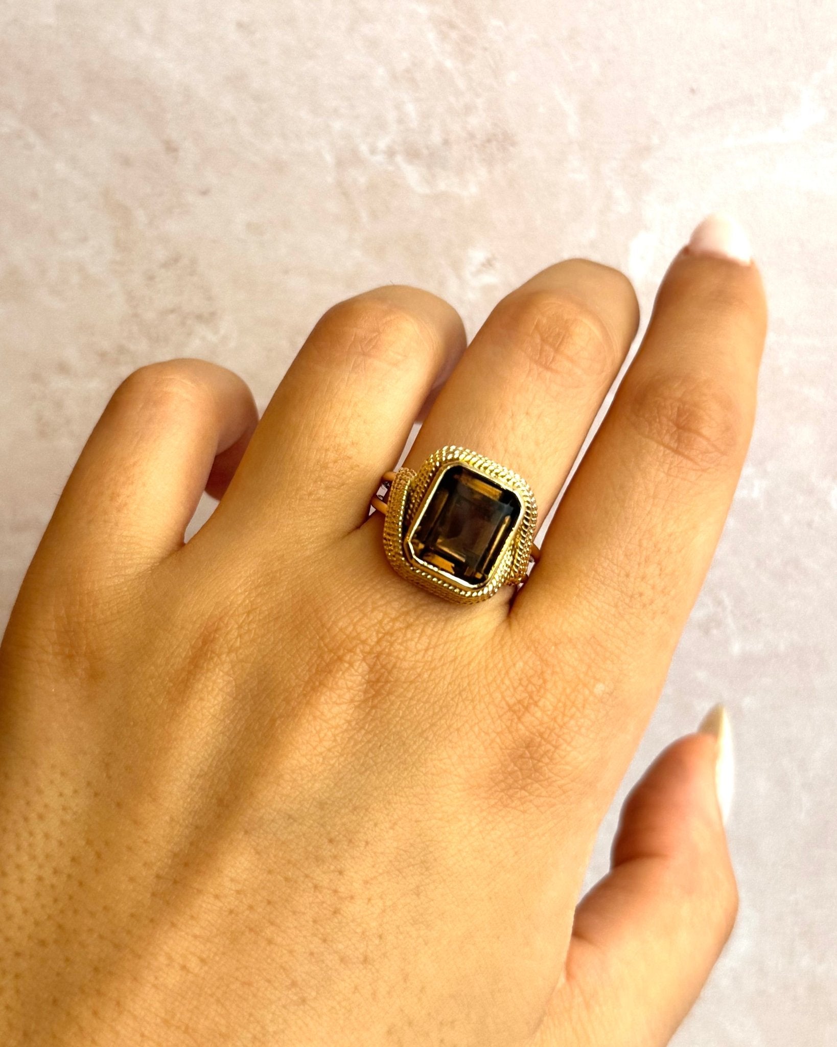 Bague Cocktail Quartz Fumé 5.50 carats & Or 9.07g "Leanna" - Elliade Paris