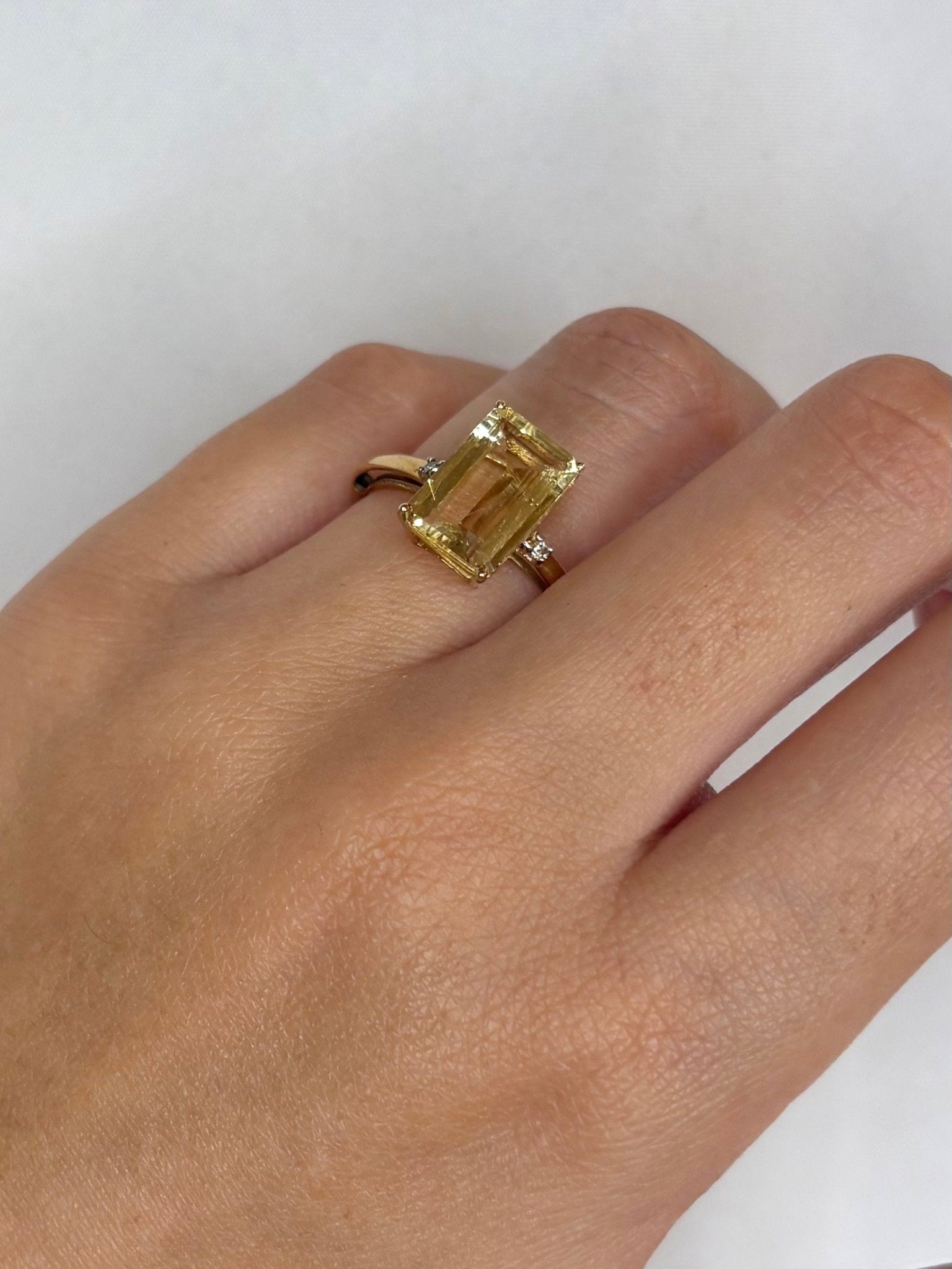 Bague Cocktail Scapolite 2.60 carats & Diamants "Léonie" - Elliade Paris