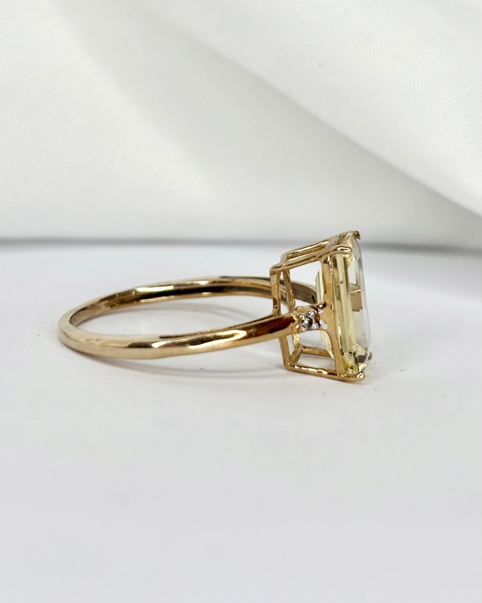 Bague Cocktail Scapolite 2.60 carats & Diamants "Léonie" - Elliade Paris