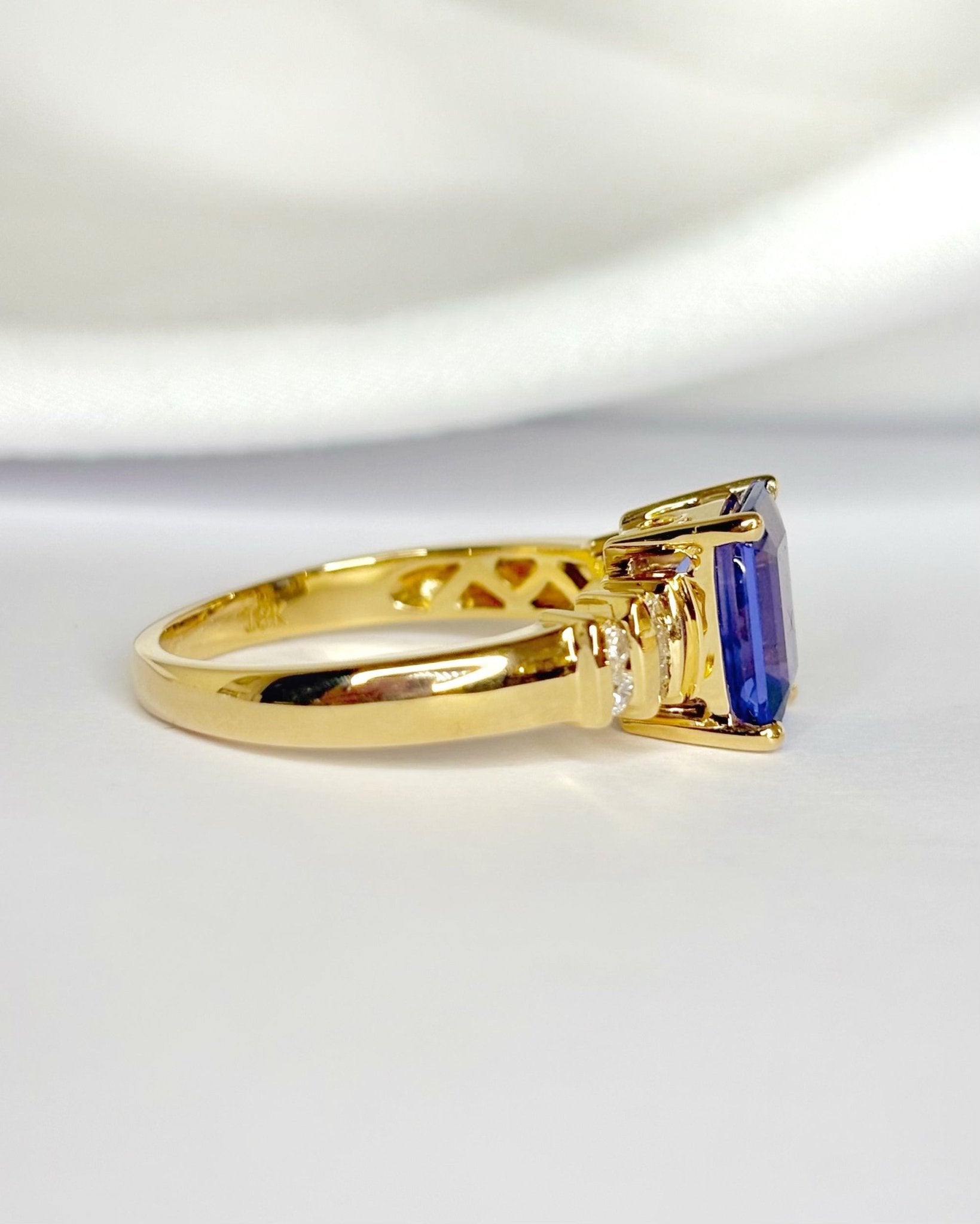 Bague Cocktail Tanzanite 2.86 carats & Diamants "Malika" - Elliade Paris
