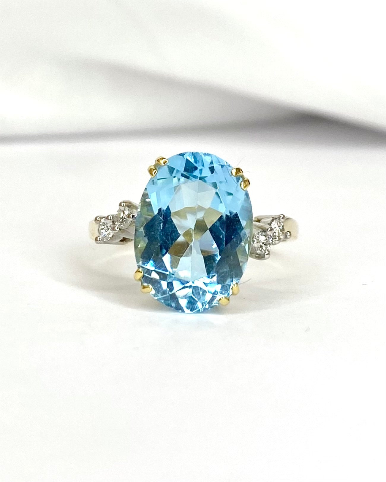 Bague Cocktail Topaze 7.10 carats & Diamants "Salomé" - Elliade Paris