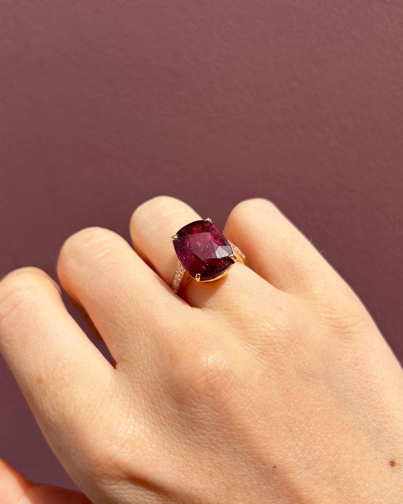 Bague Cocktail Tourmaline Rubellite 10.87 Carats & Diamants "Violine" - Elliade Paris