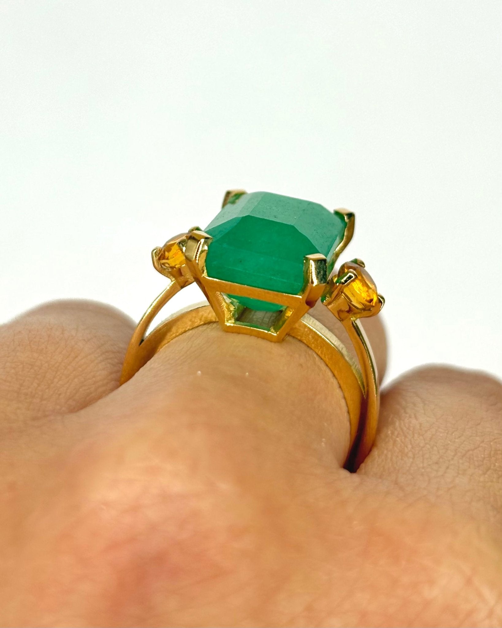 Bague Cocktail Trilogie Calcédoine Verte 8.5 carats & Citrines "Isaé" - Elliade Paris