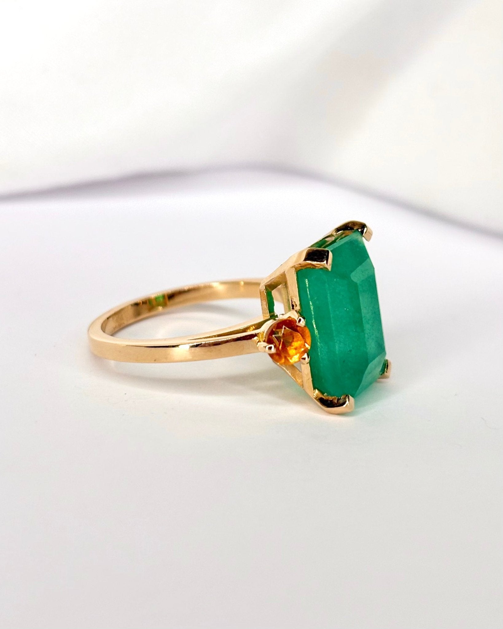 Bague Cocktail Trilogie Calcédoine Verte 8.5 carats & Citrines "Isaé" - Elliade Paris