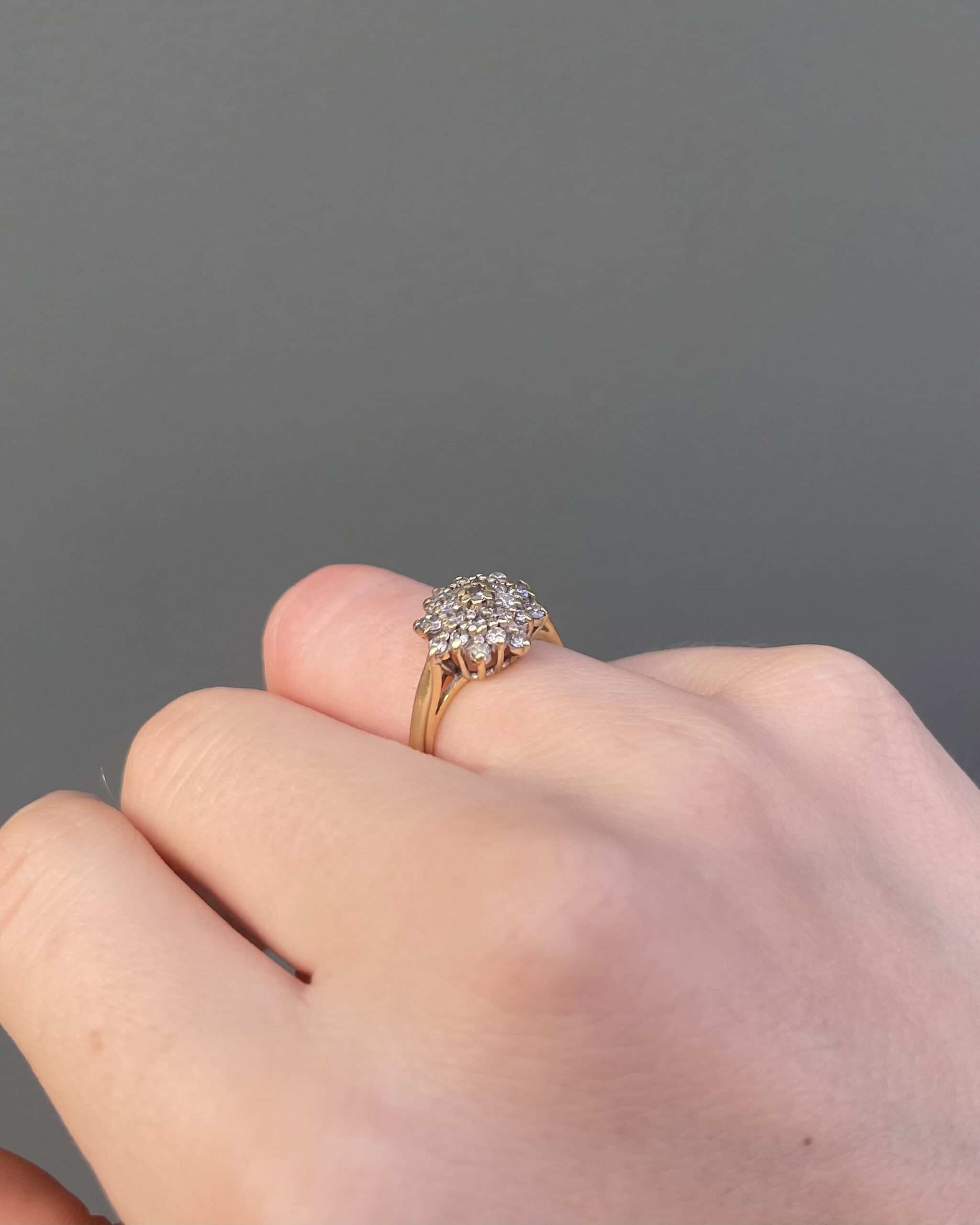 Marguerite Ring 25 Diamonds 0.76 Carat "April"