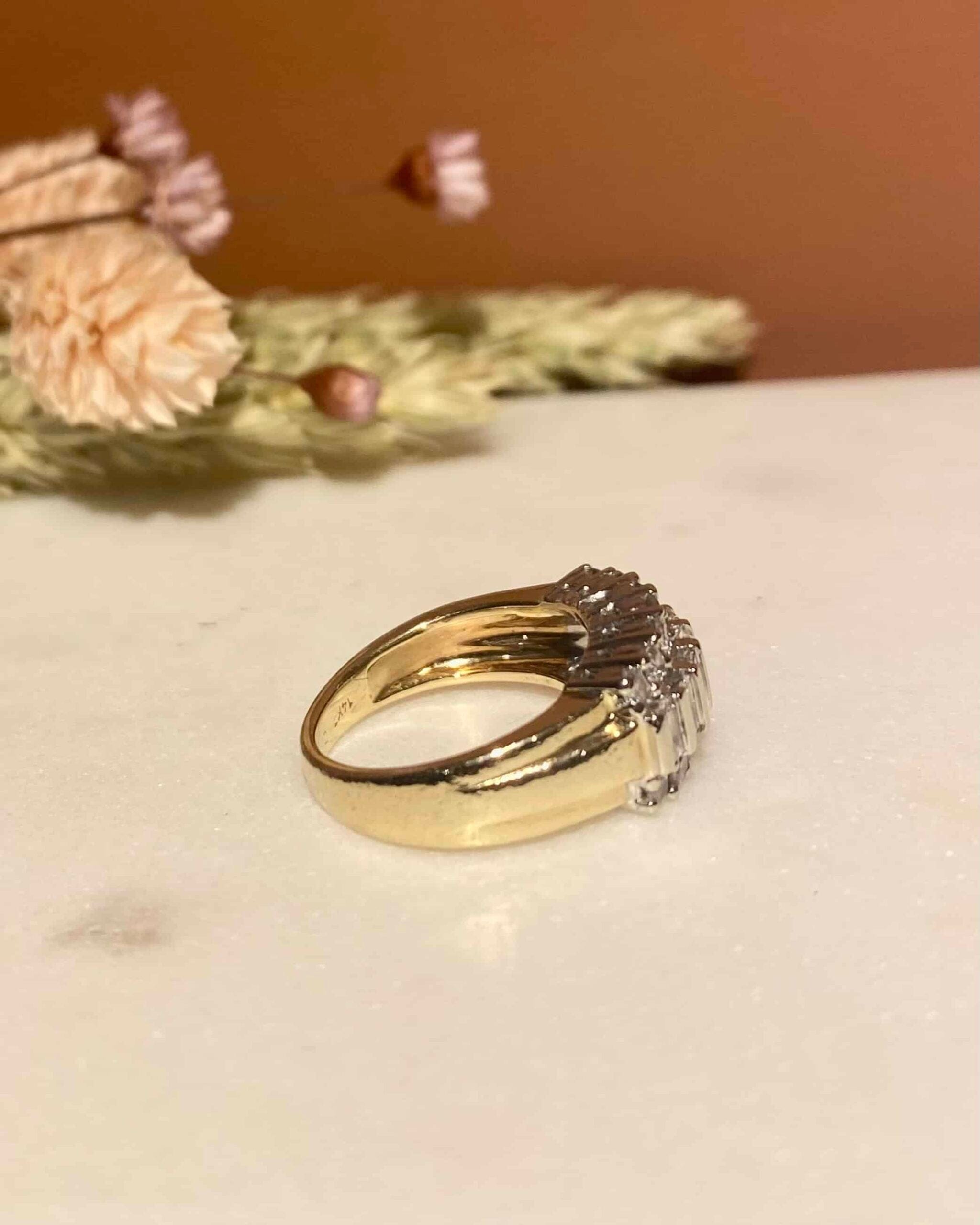 Anillo de tanque de río "Kimberly" con 21 diamantes de 1,14 quilates