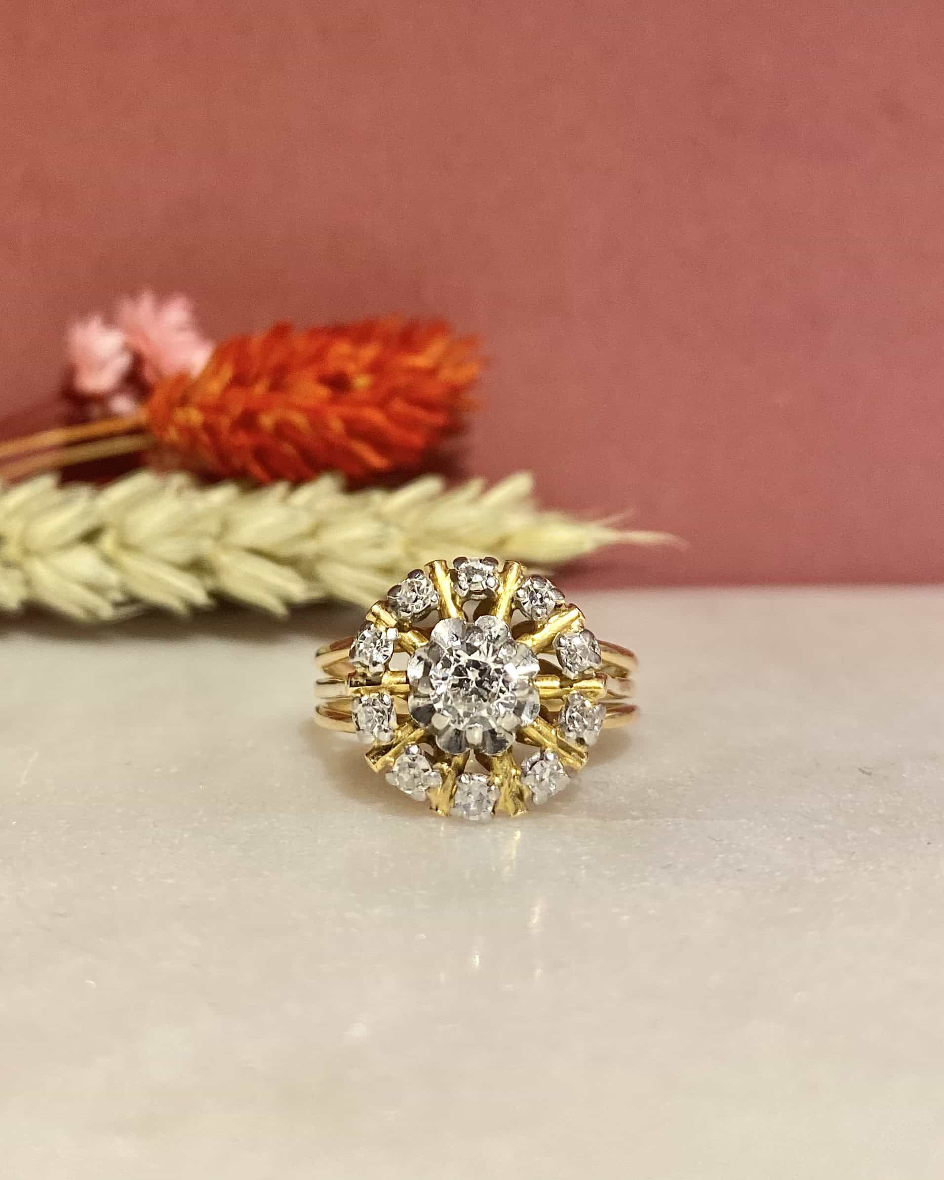 Anillo vintage de margaritas con 11 diamantes de 0,65 quilates "Sofía"