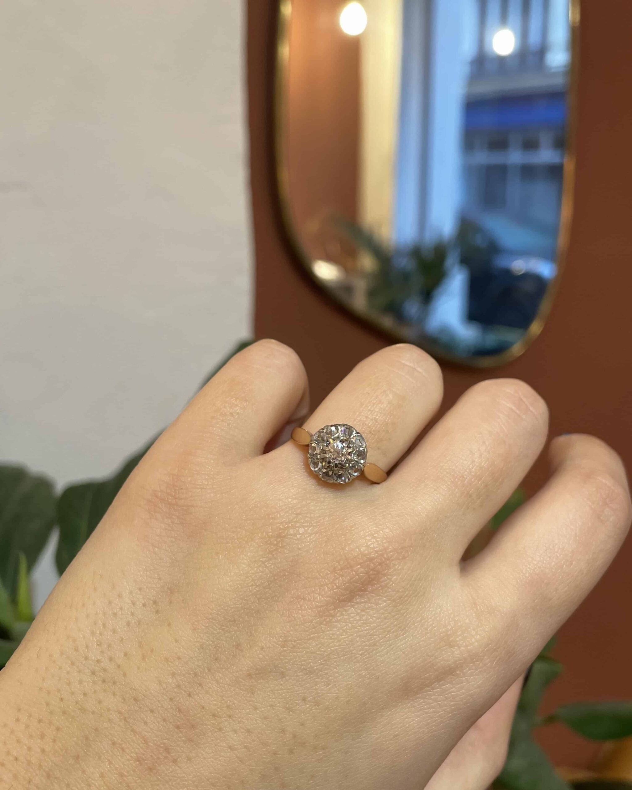 Bague Vintage Marguerite 11 Diamants 0.58 carat "Marlène"