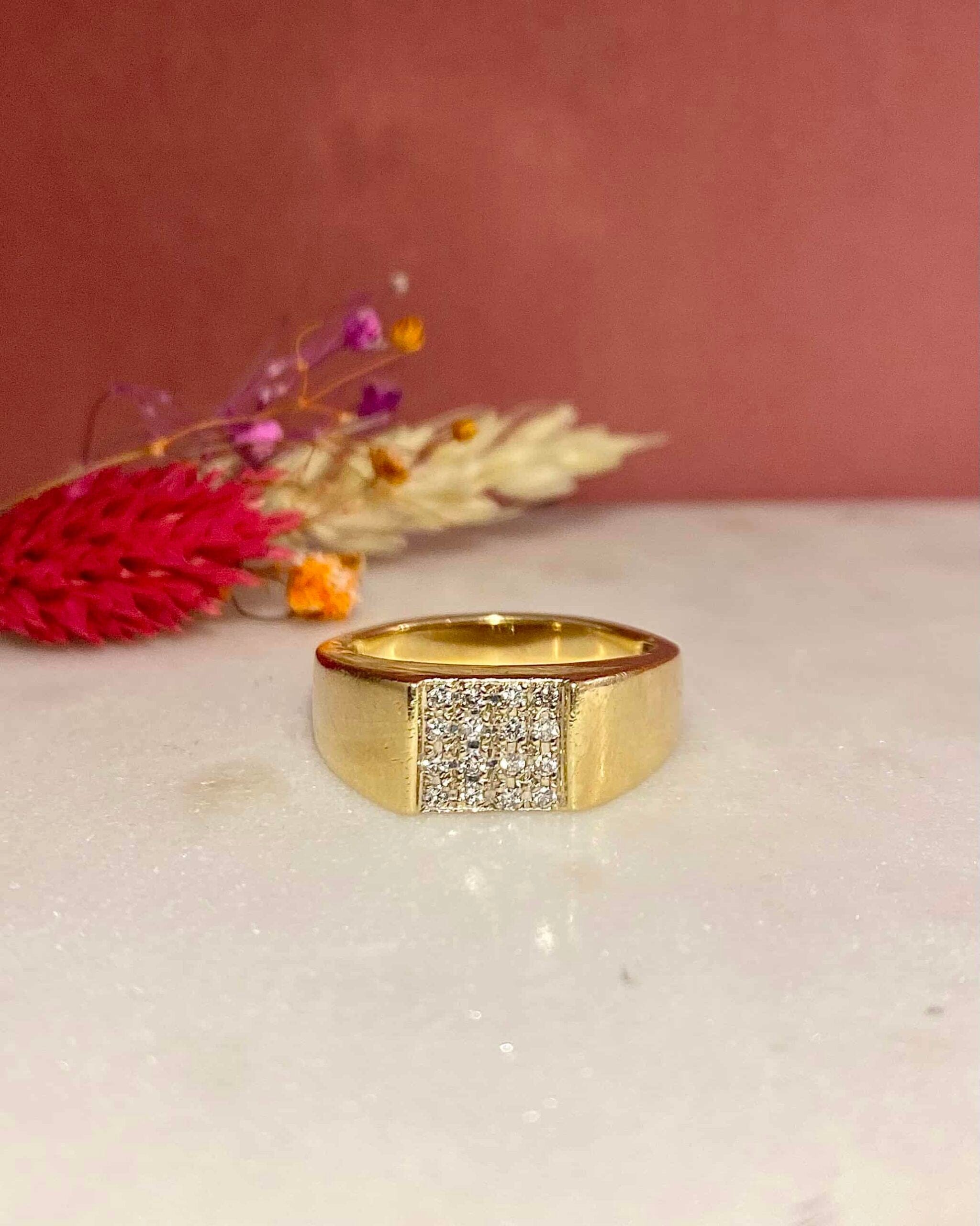 Anillo de sello vintage "Isabella" con 16 diamantes