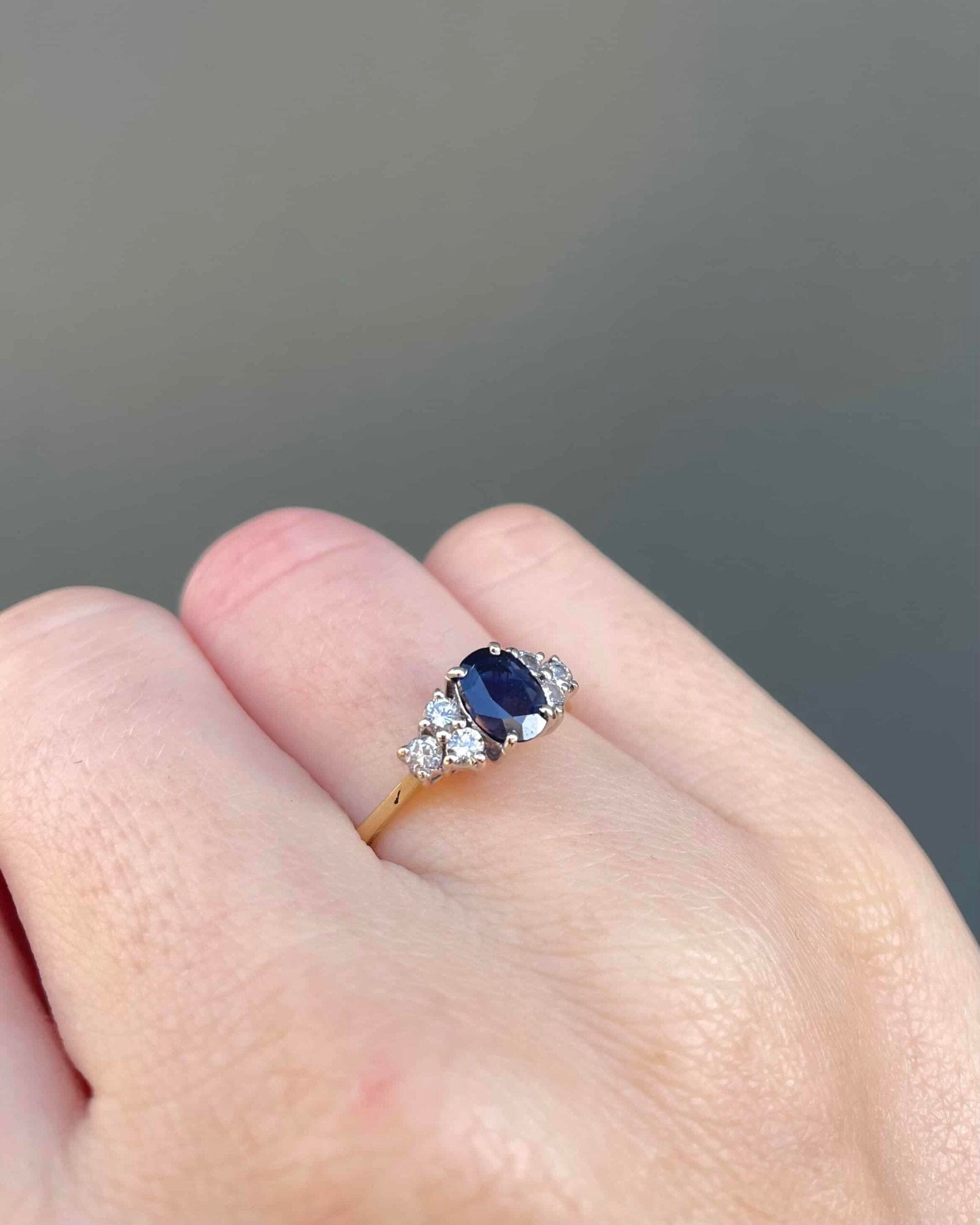 Bague Trilogie Saphir 0.70 carat & Diamants "Tina" - Elliade Paris